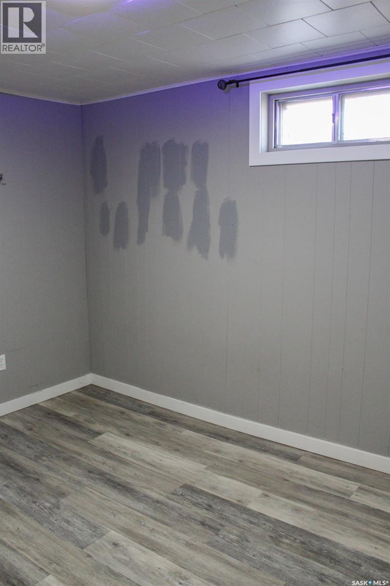 106 Higgins Avenue W Property Photo 23