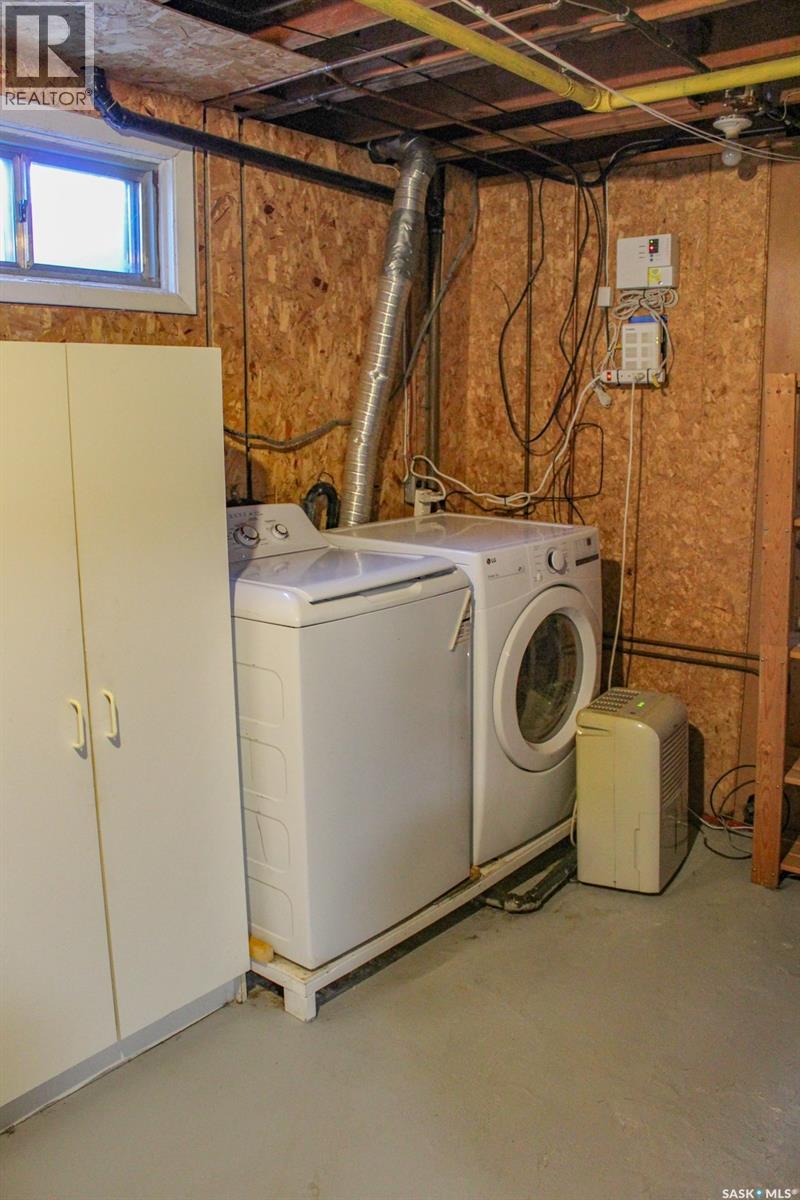 106 Higgins Avenue W Property Photo 26