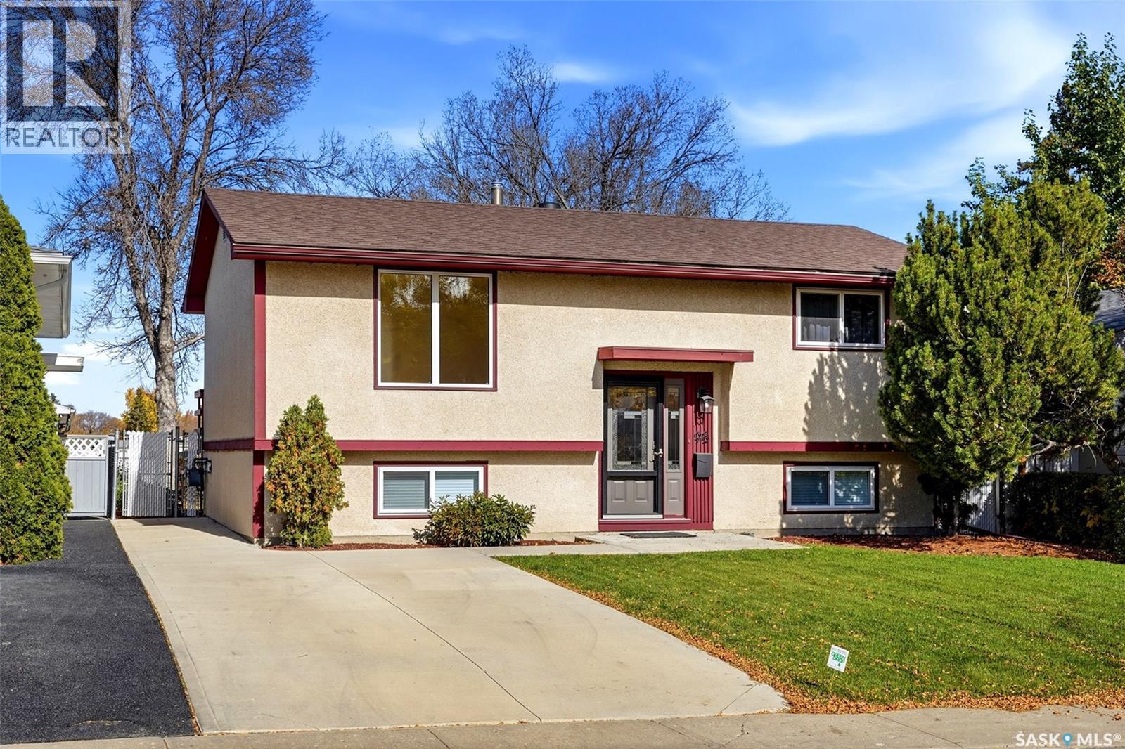 98 Read Avenue Property Photo 1