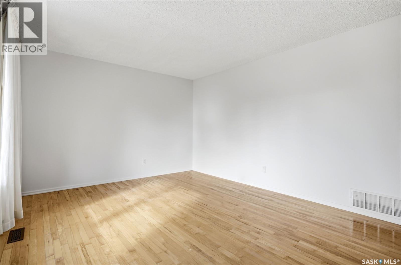 98 Read Avenue Property Photo 5