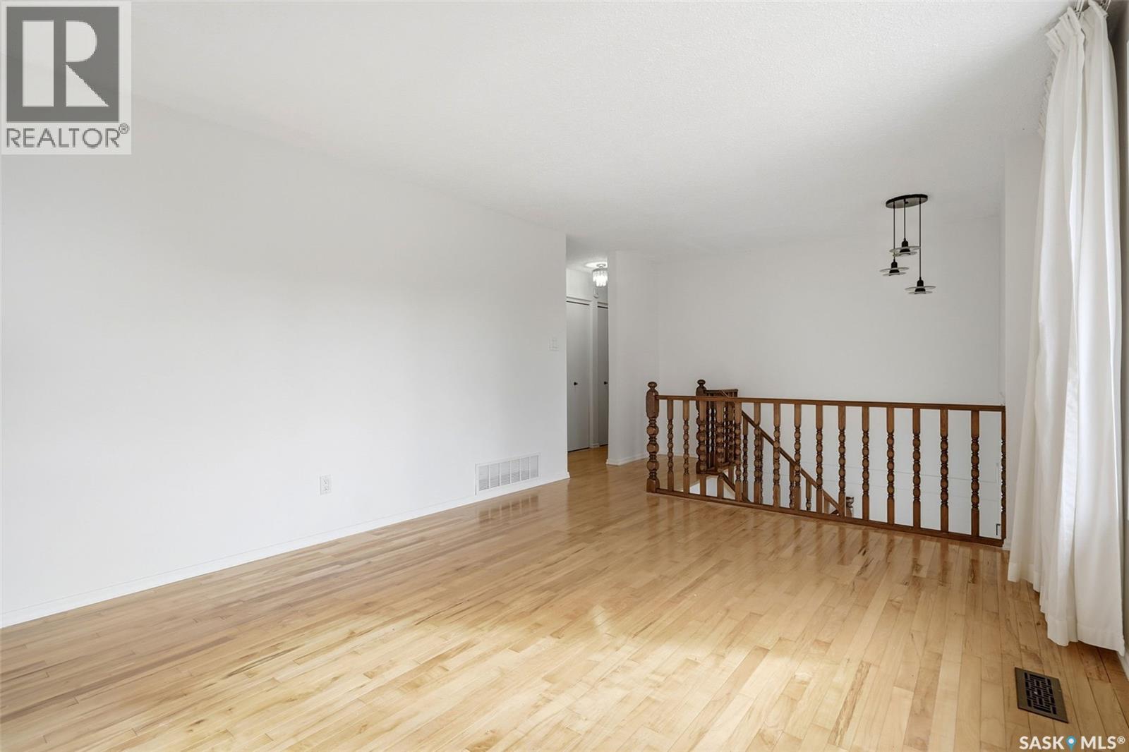 98 Read Avenue Property Photo 6