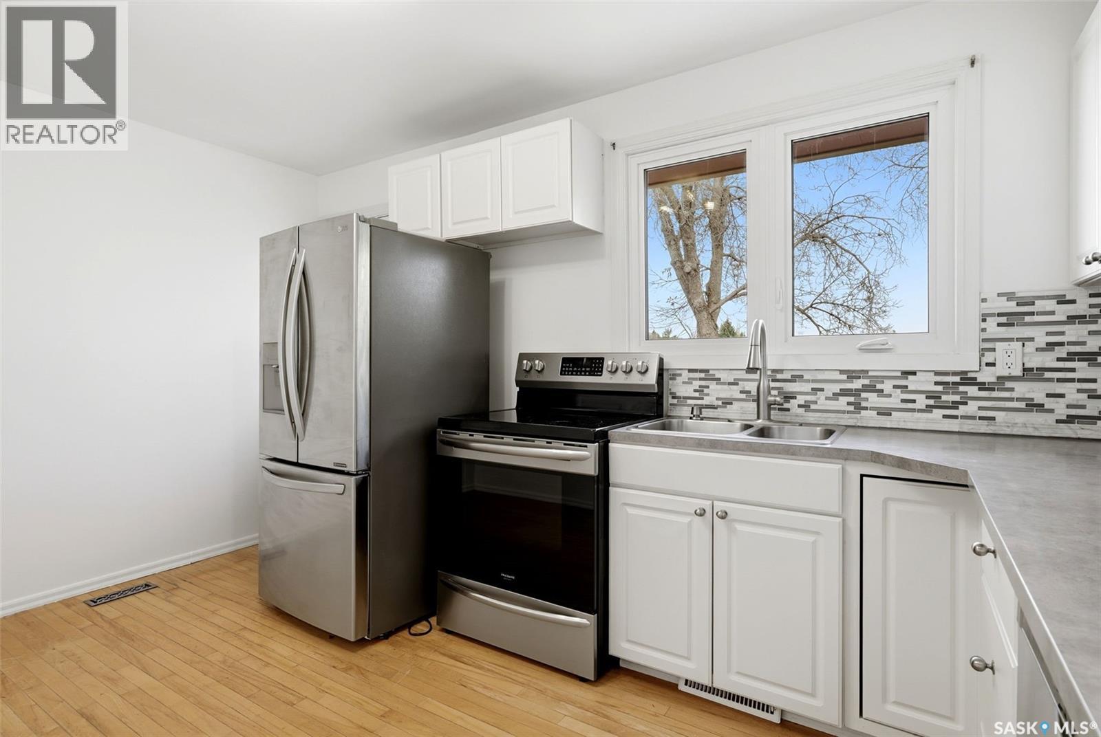 98 Read Avenue Property Photo 10