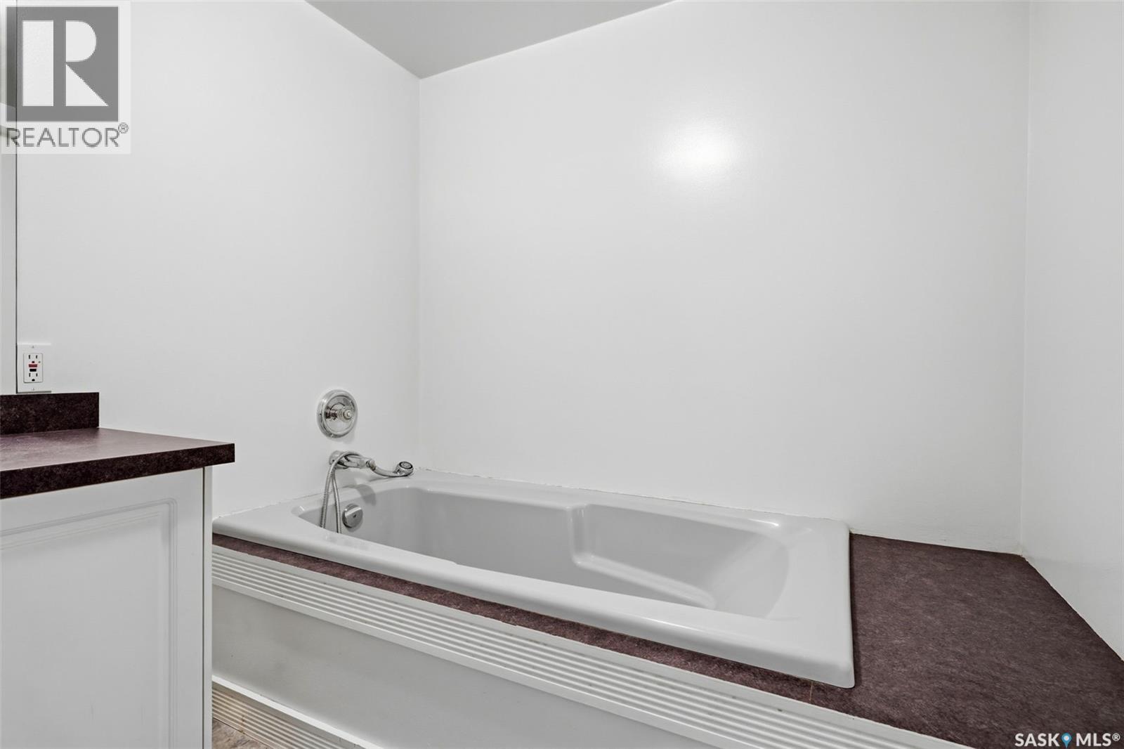 98 Read Avenue Property Photo 30