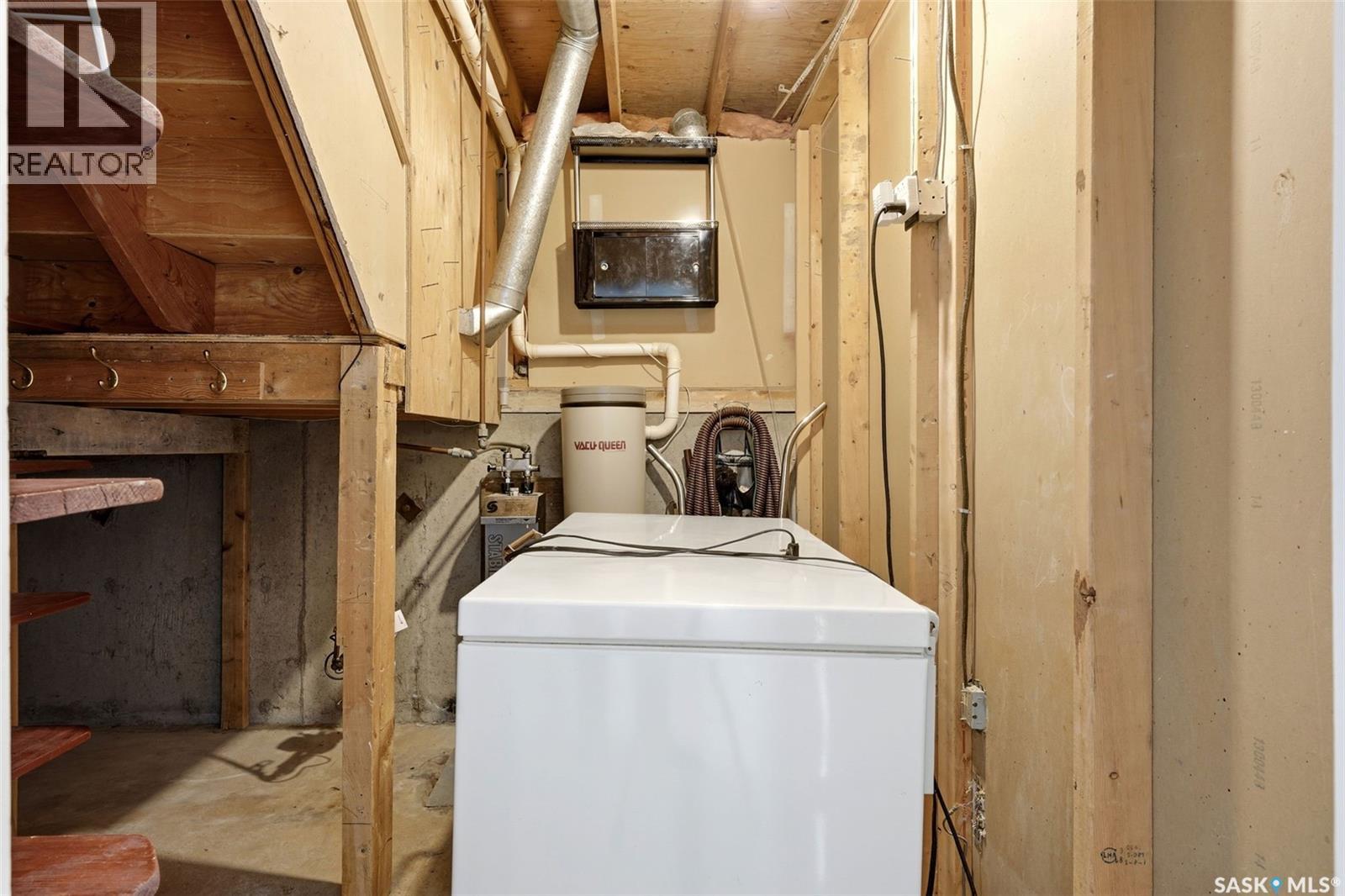 98 Read Avenue Property Photo 32