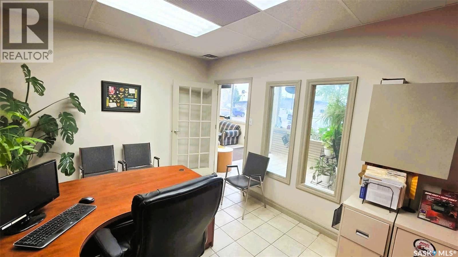 332 Broadway Street W Property Photo 13