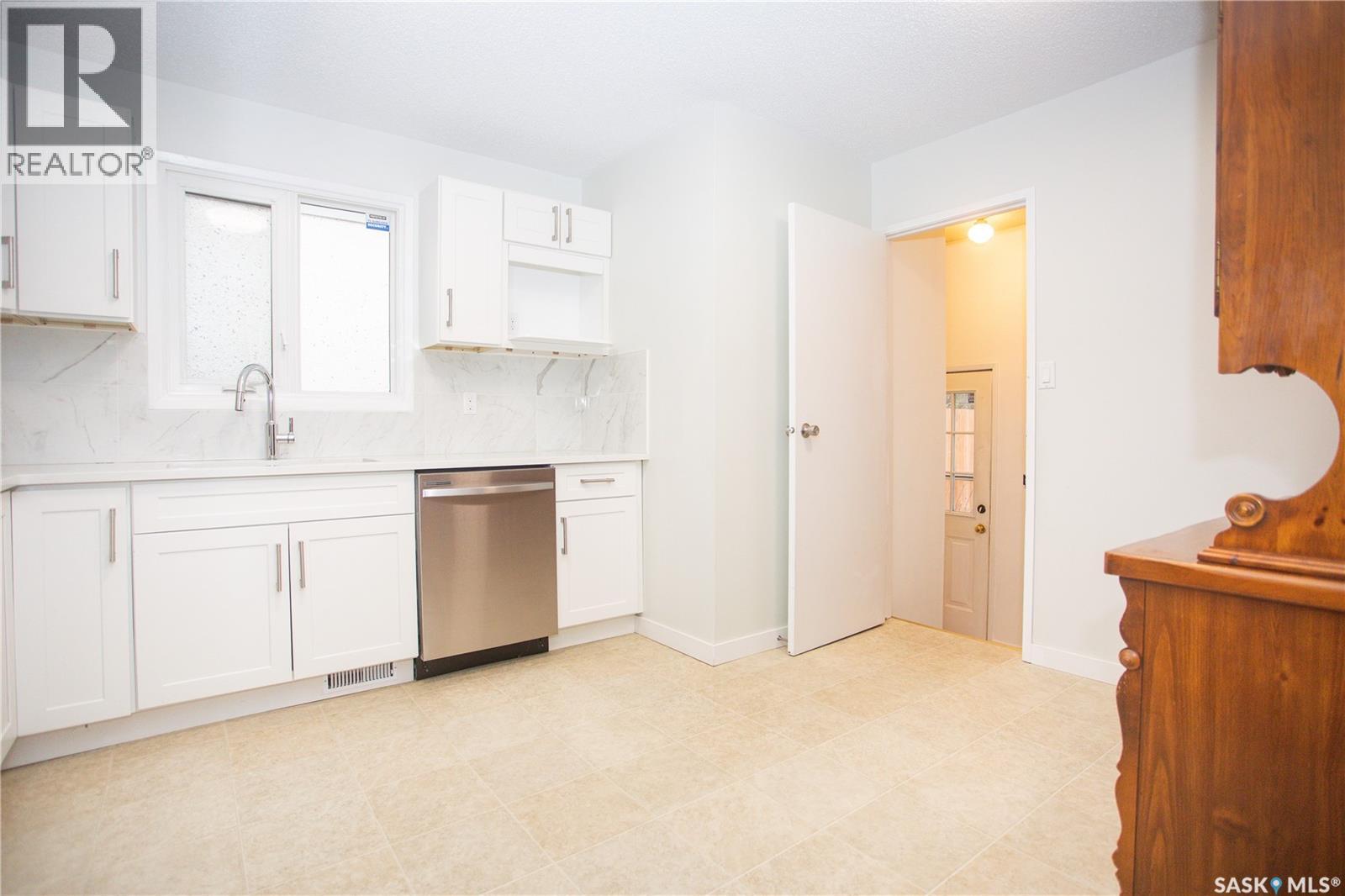 114 Willoughby Crescent Property Photo 10