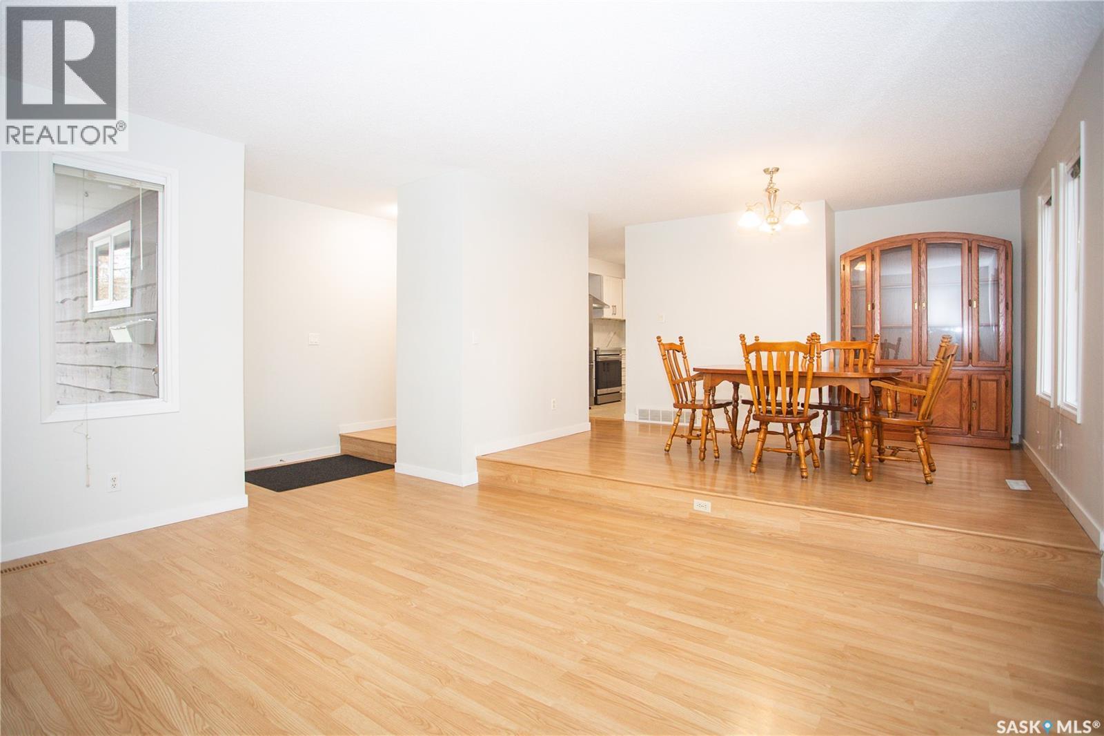 114 Willoughby Crescent Property Photo 16