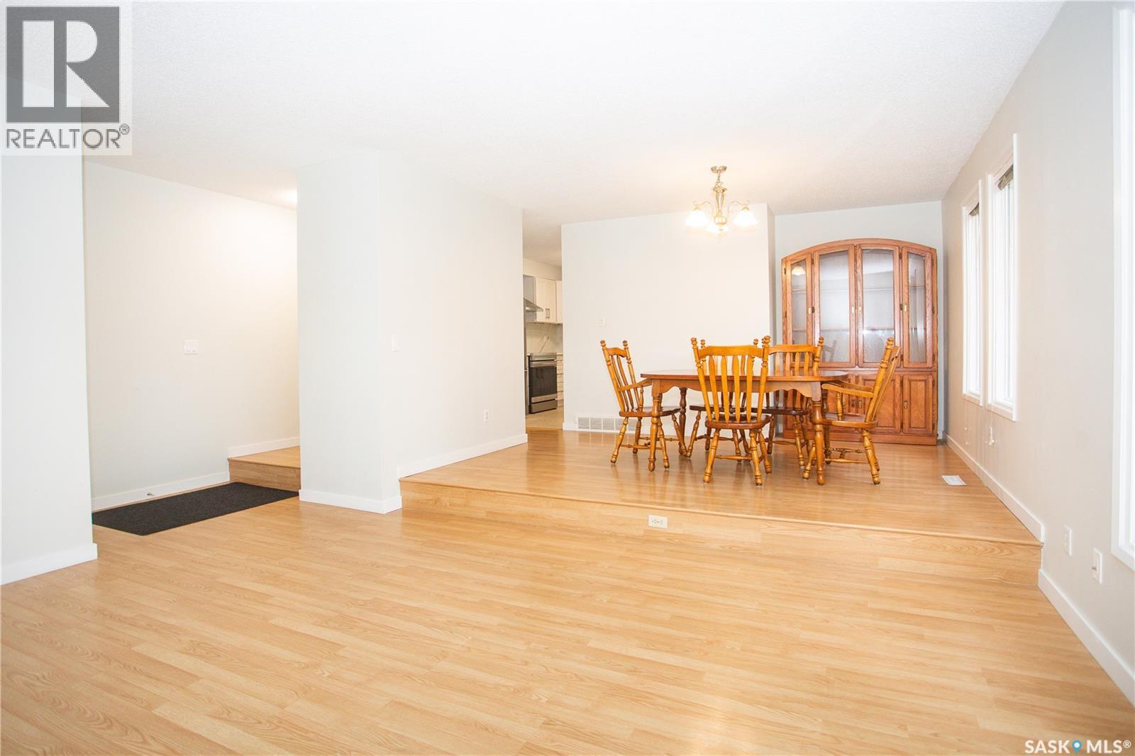 114 Willoughby Crescent Property Photo 17