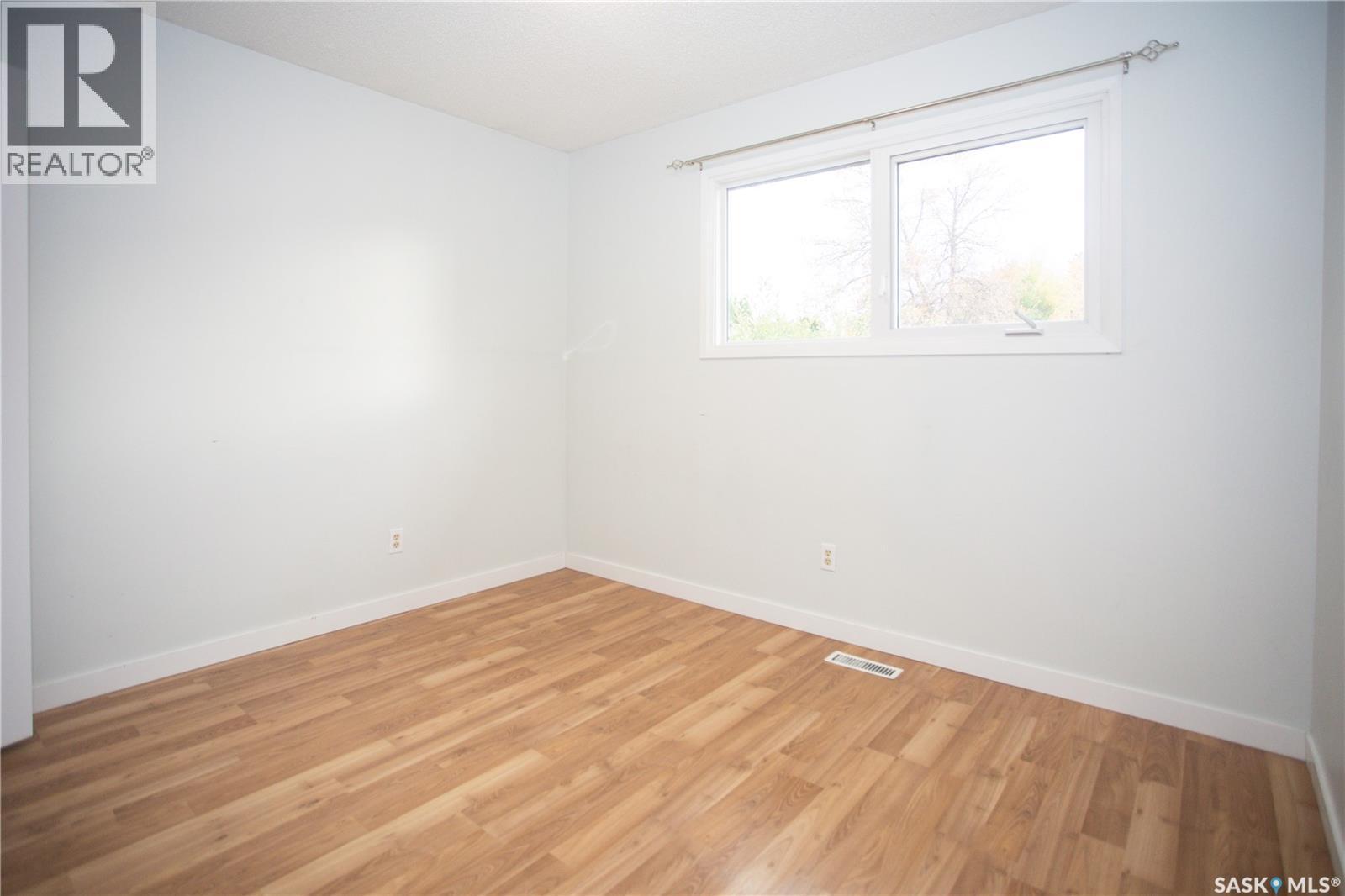 114 Willoughby Crescent Property Photo 23