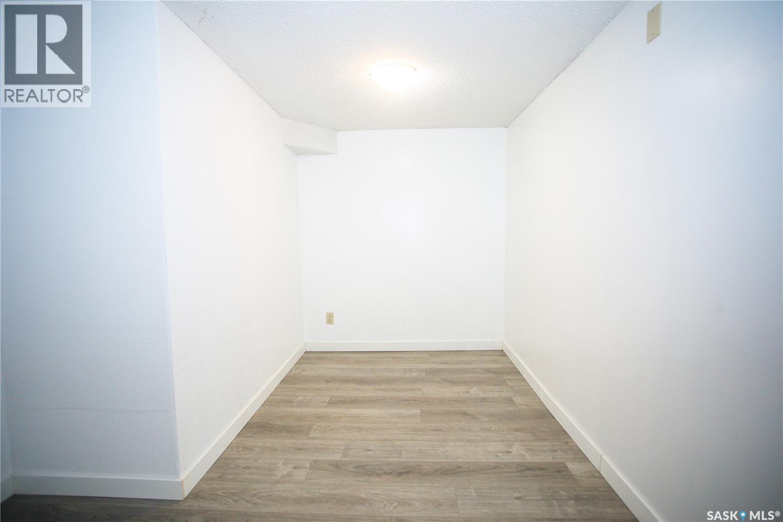 114 Willoughby Crescent Property Photo 36