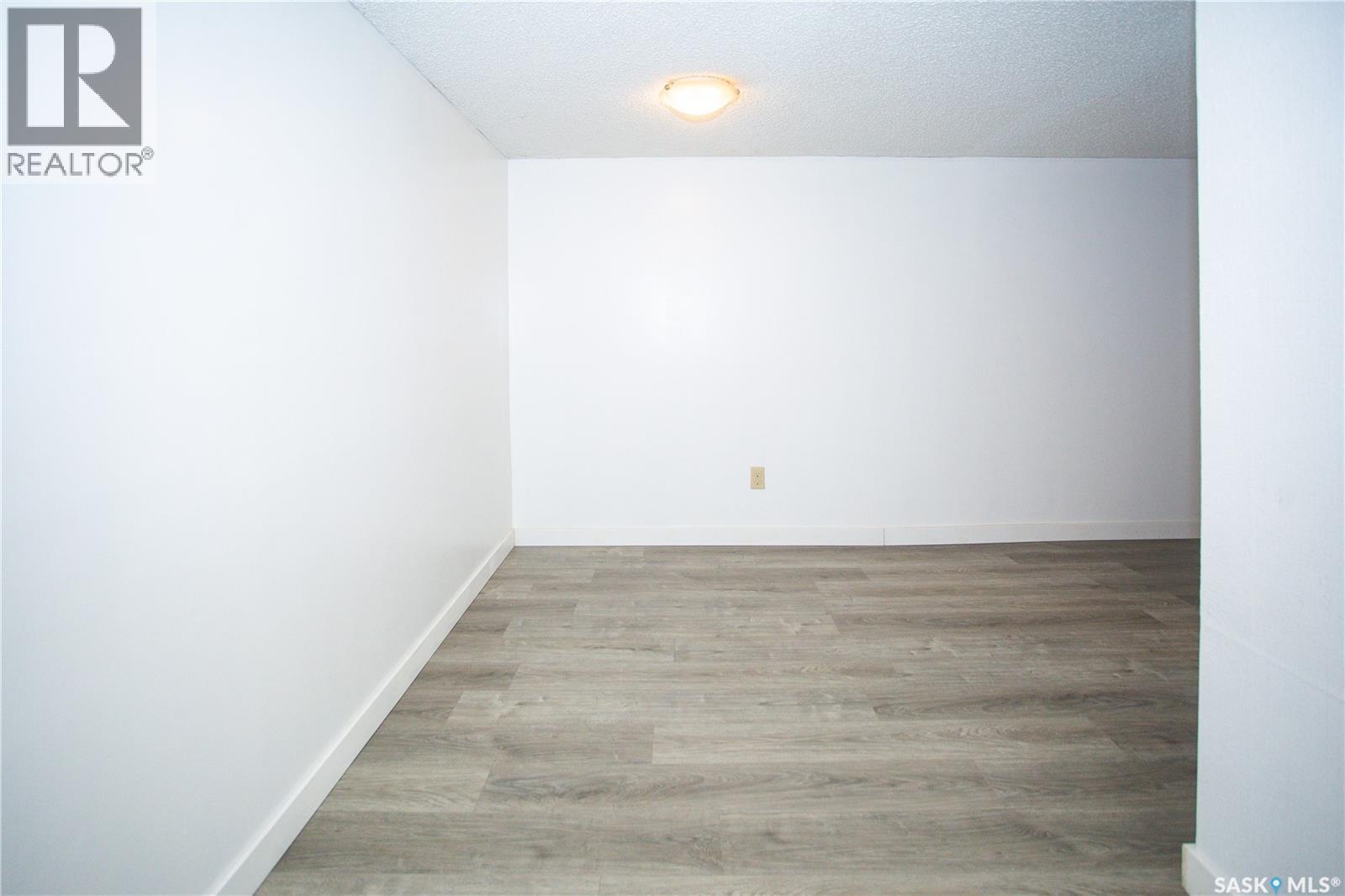114 Willoughby Crescent Property Photo 37