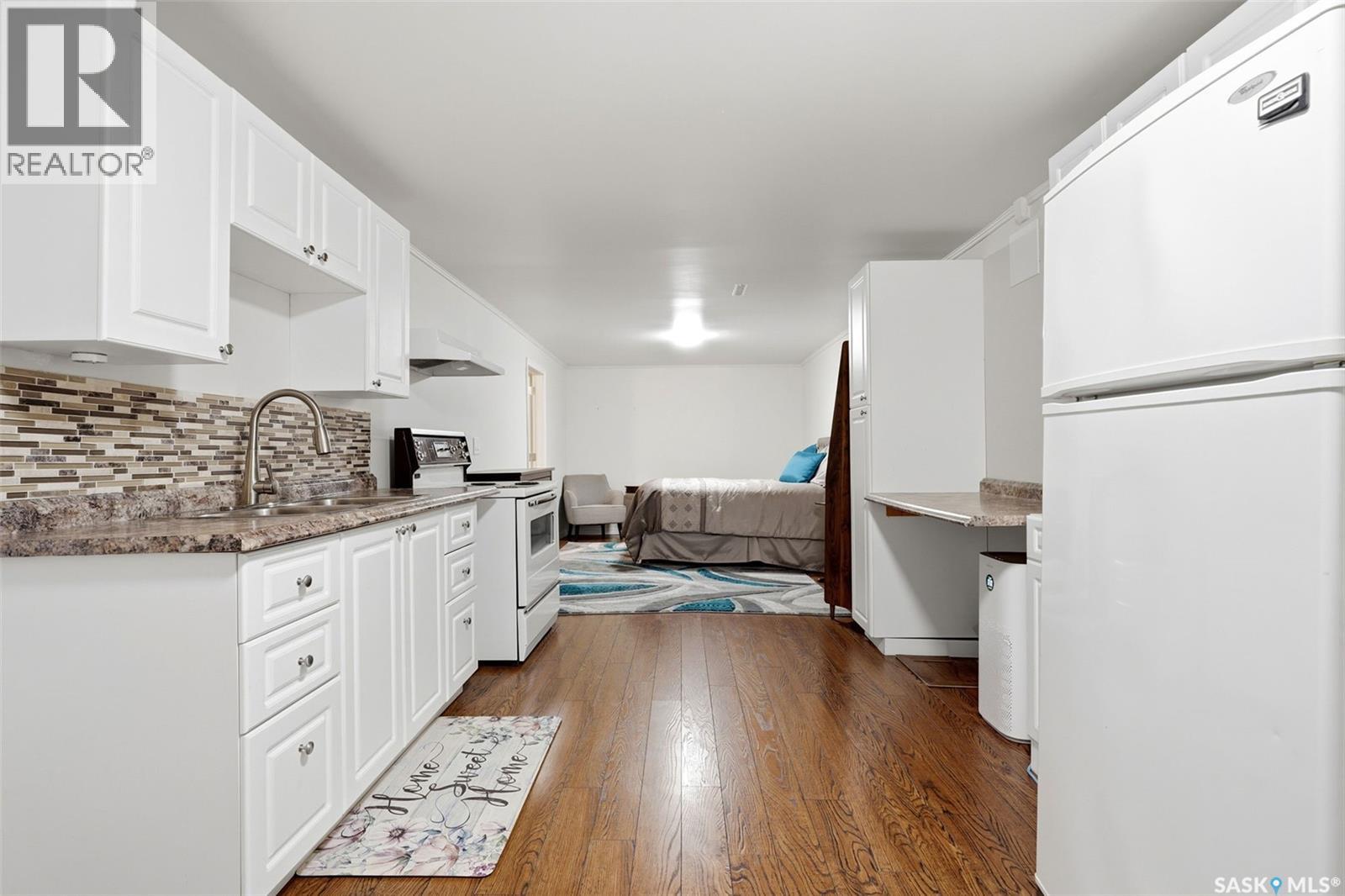 747 Sneddon Street Property Photo 21