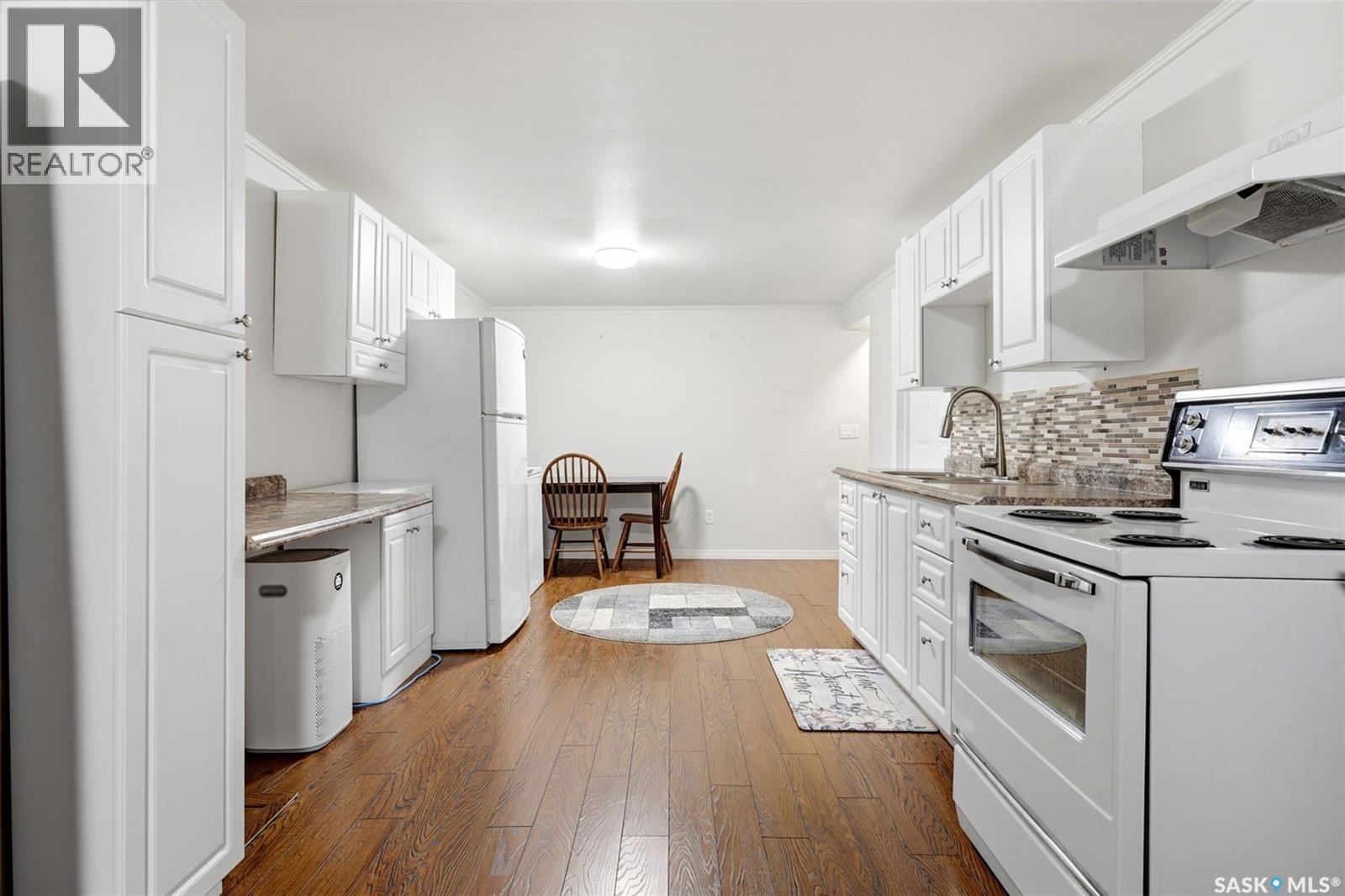 747 Sneddon Street Property Photo 24