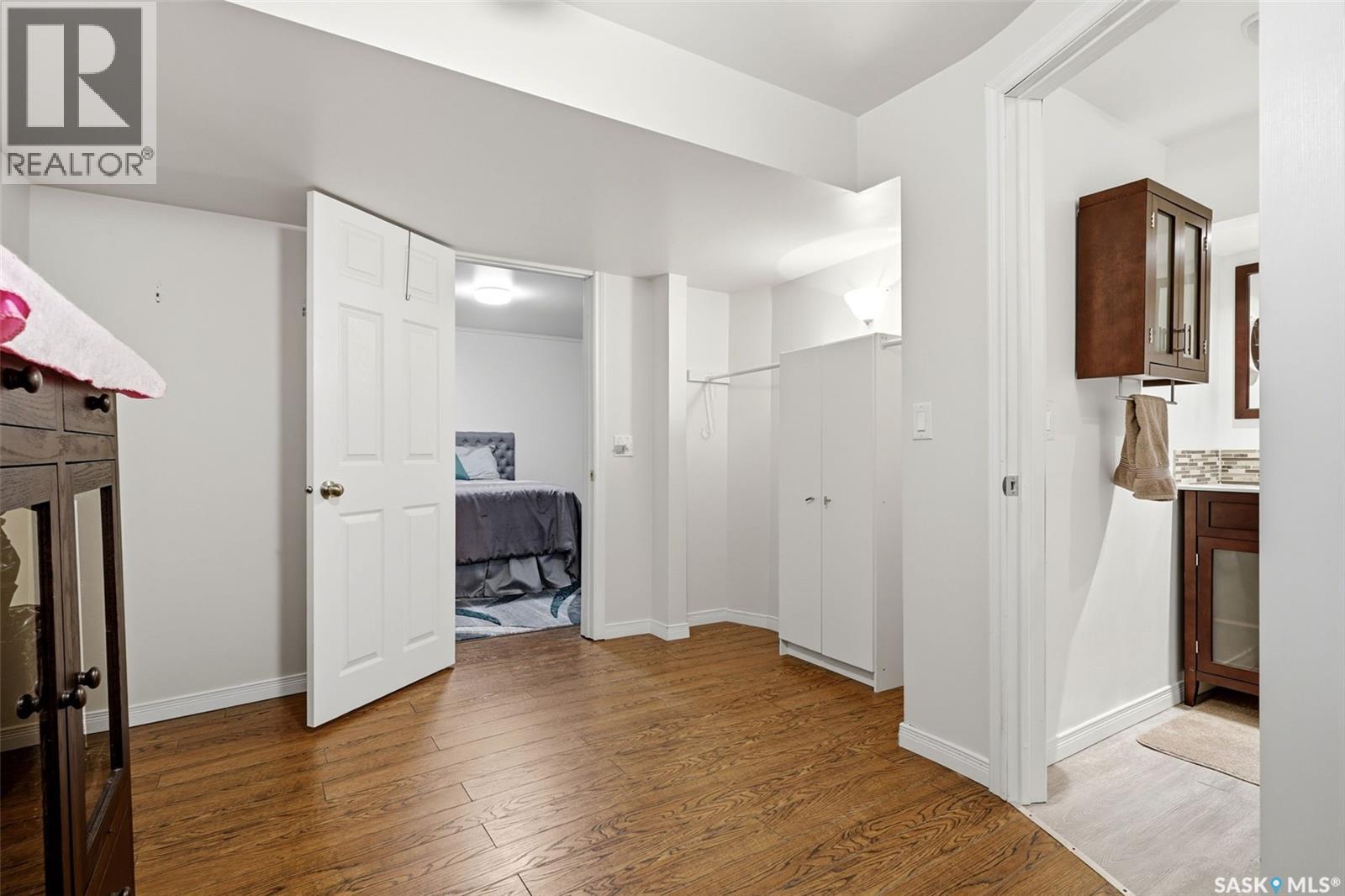 747 Sneddon Street Property Photo 27