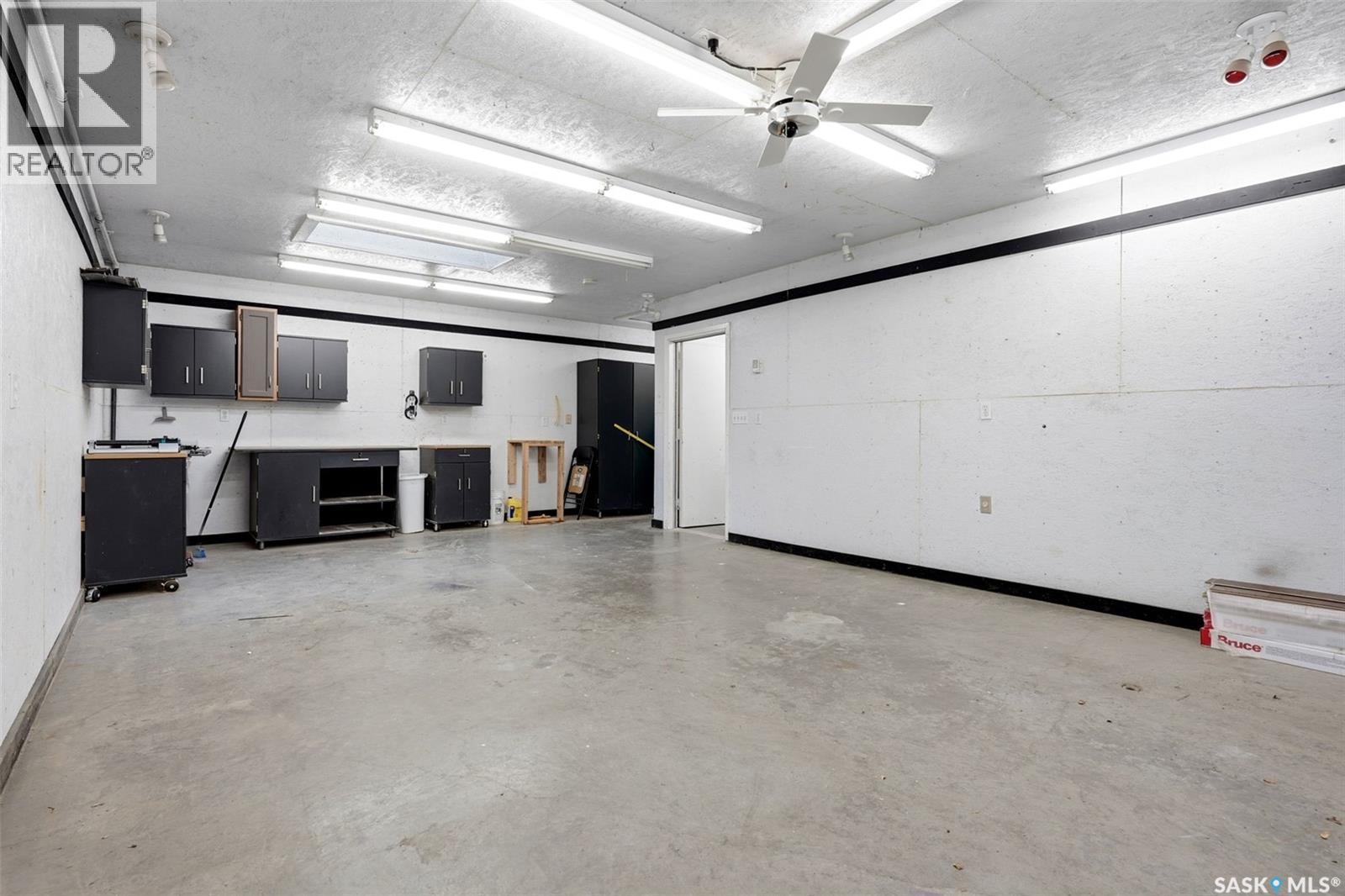 747 Sneddon Street Property Photo 33