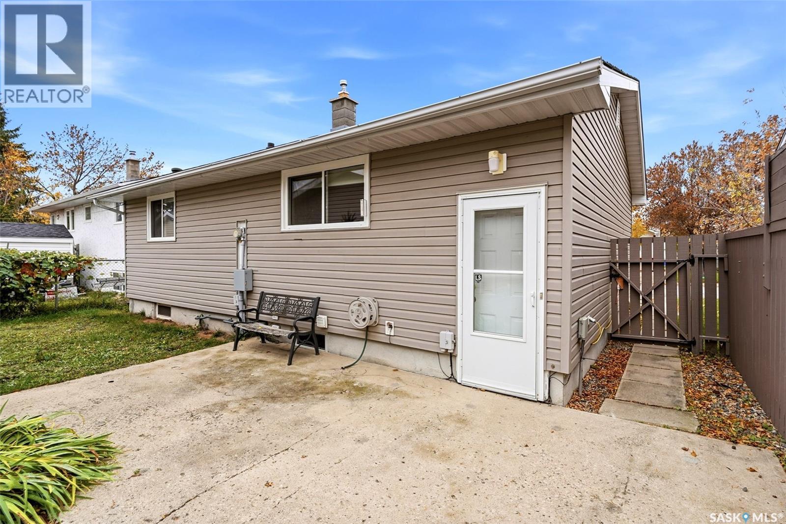 747 Sneddon Street Property Photo 36