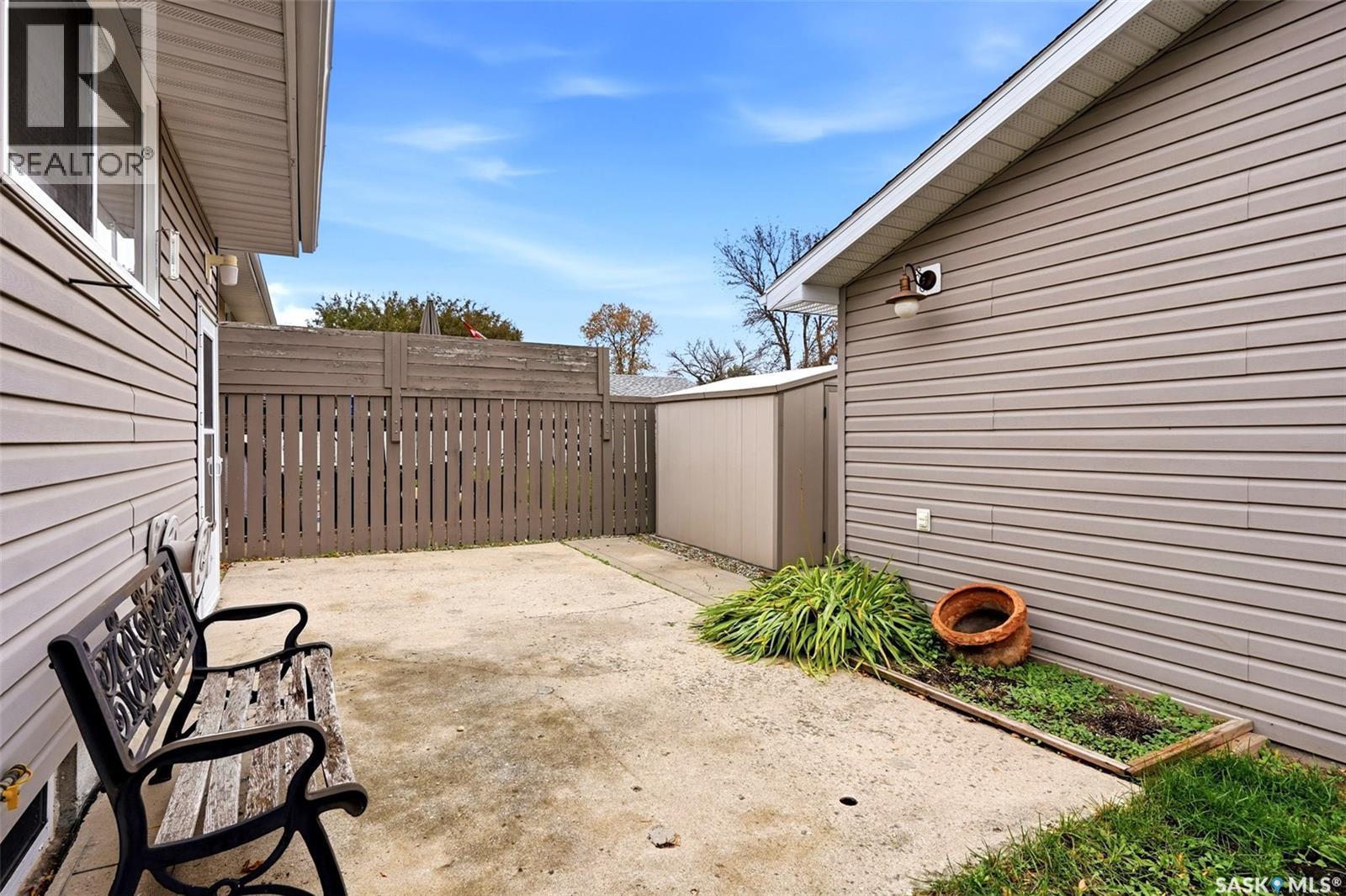747 Sneddon Street Property Photo 38