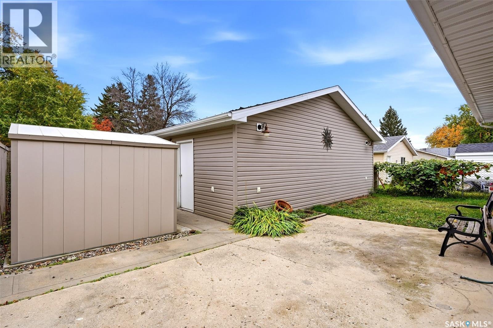 747 Sneddon Street Property Photo 40
