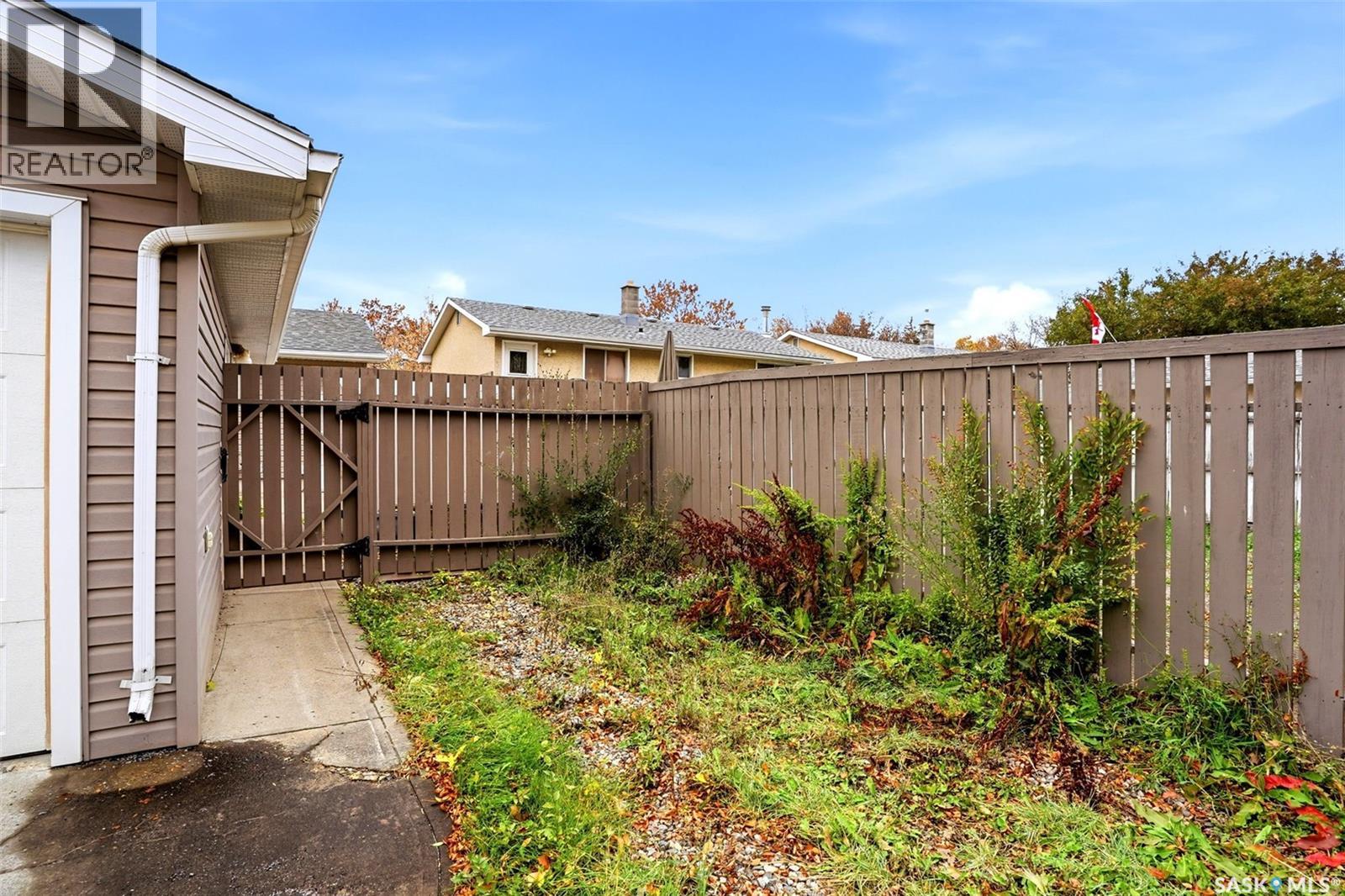 747 Sneddon Street Property Photo 41