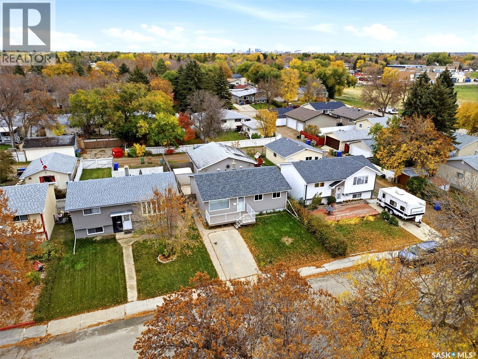747 Sneddon Street Property Photo 45