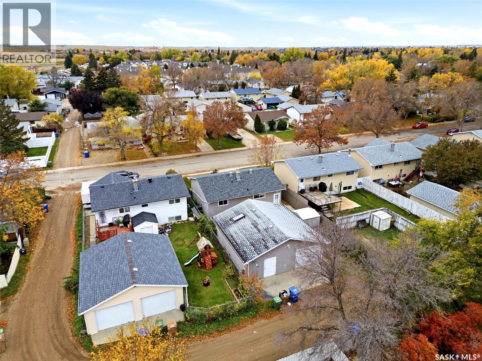 747 Sneddon Street Property Photo 47