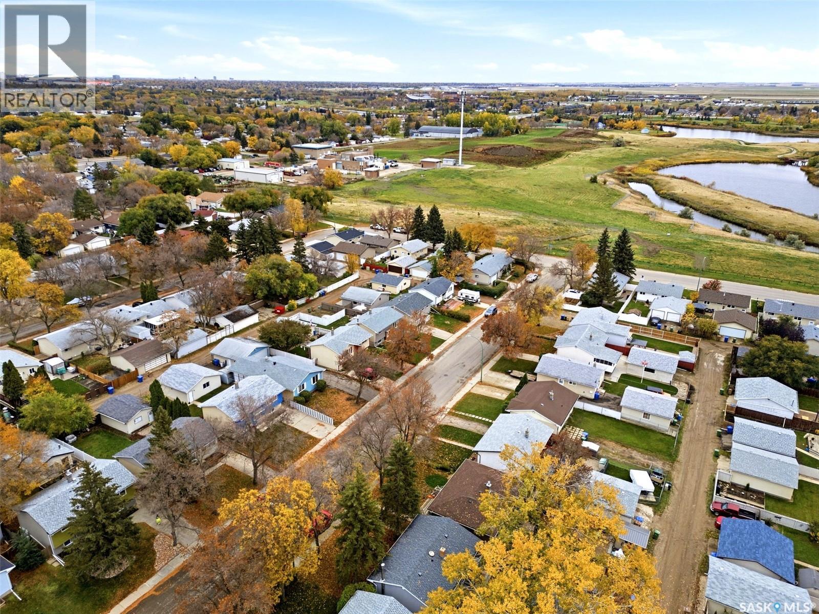 747 Sneddon Street Property Photo 49