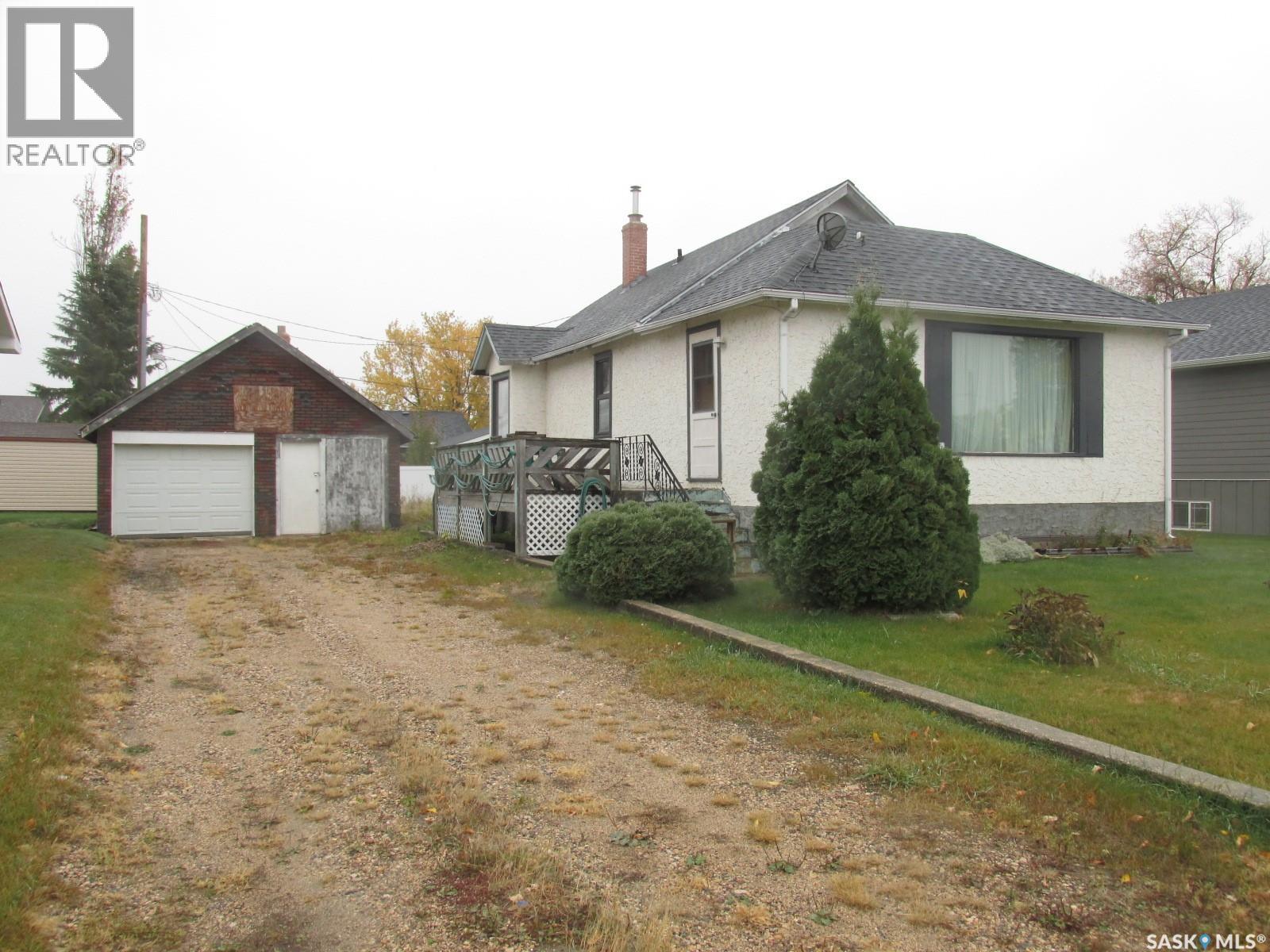 2911 Albert Street Property Photo 1