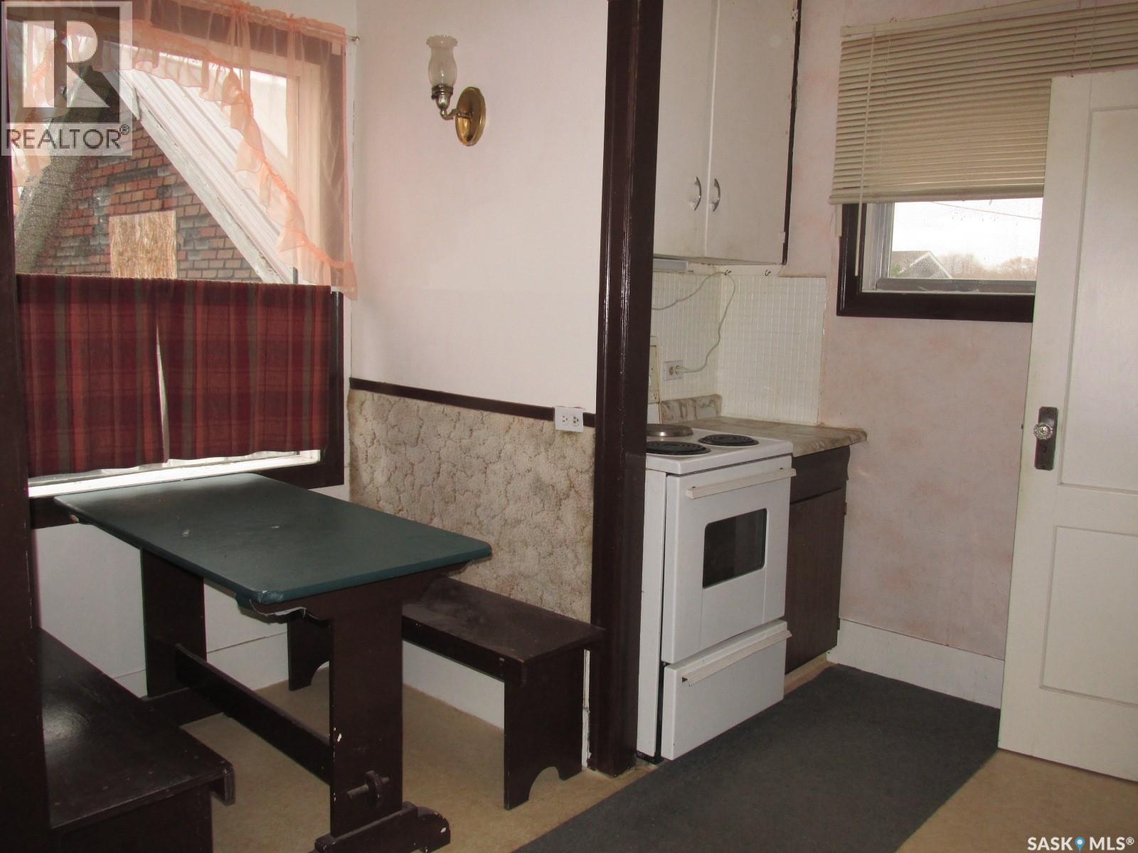 2911 Albert Street Property Photo 7