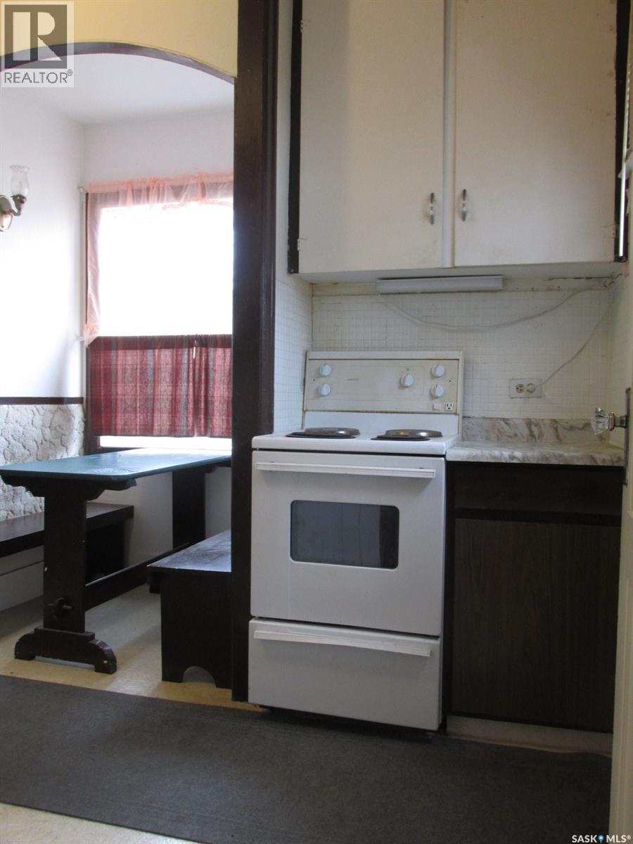 2911 Albert Street Property Photo 8