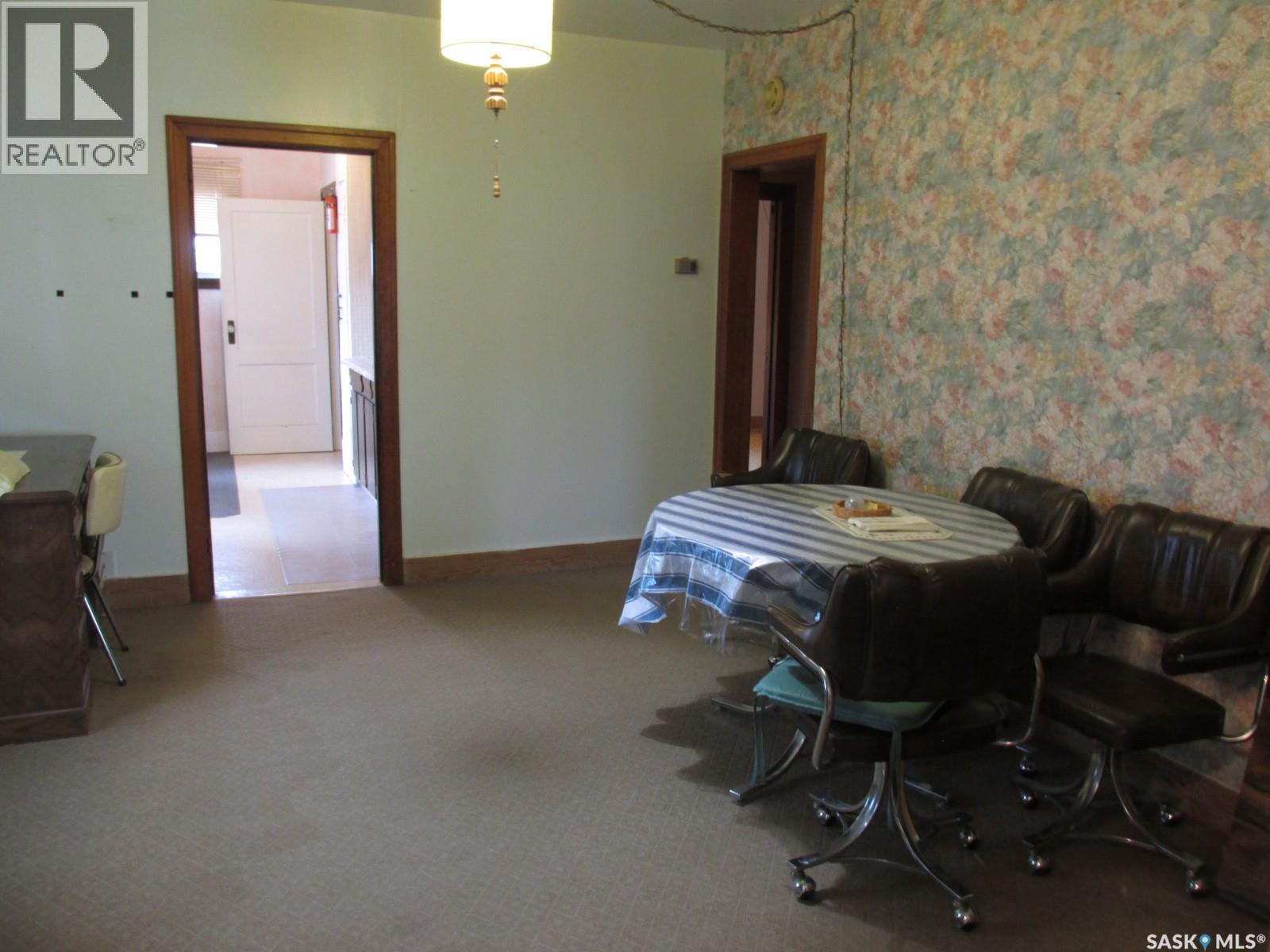 2911 Albert Street Property Photo 17