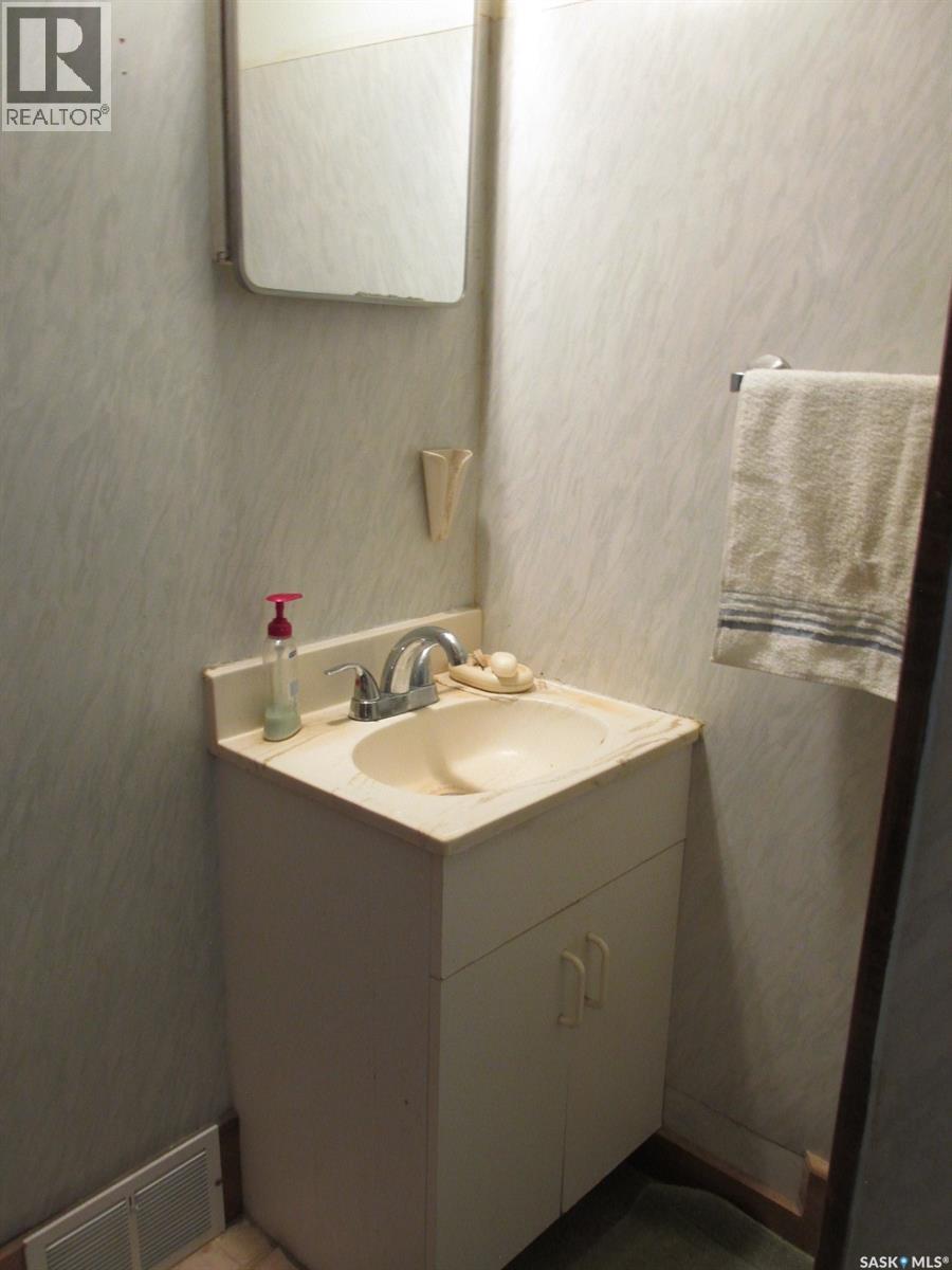 2911 Albert Street Property Photo 24