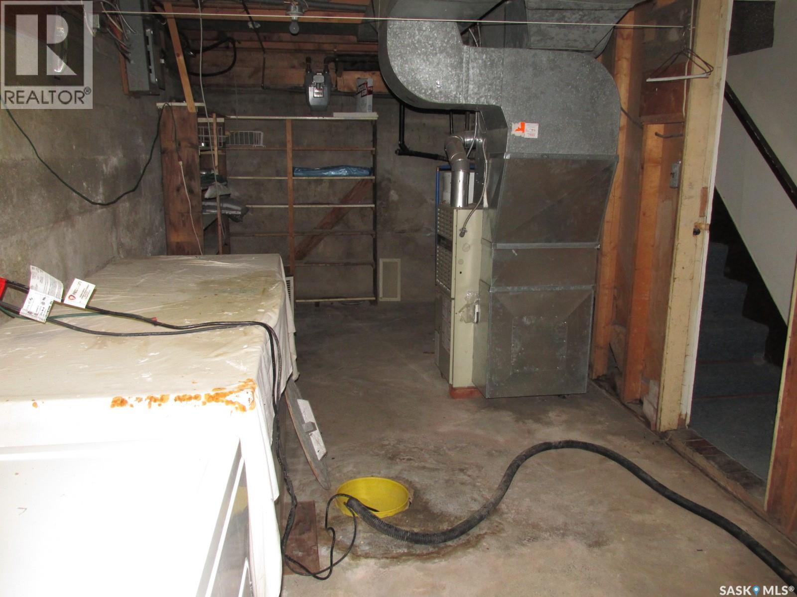 2911 Albert Street Property Photo 33