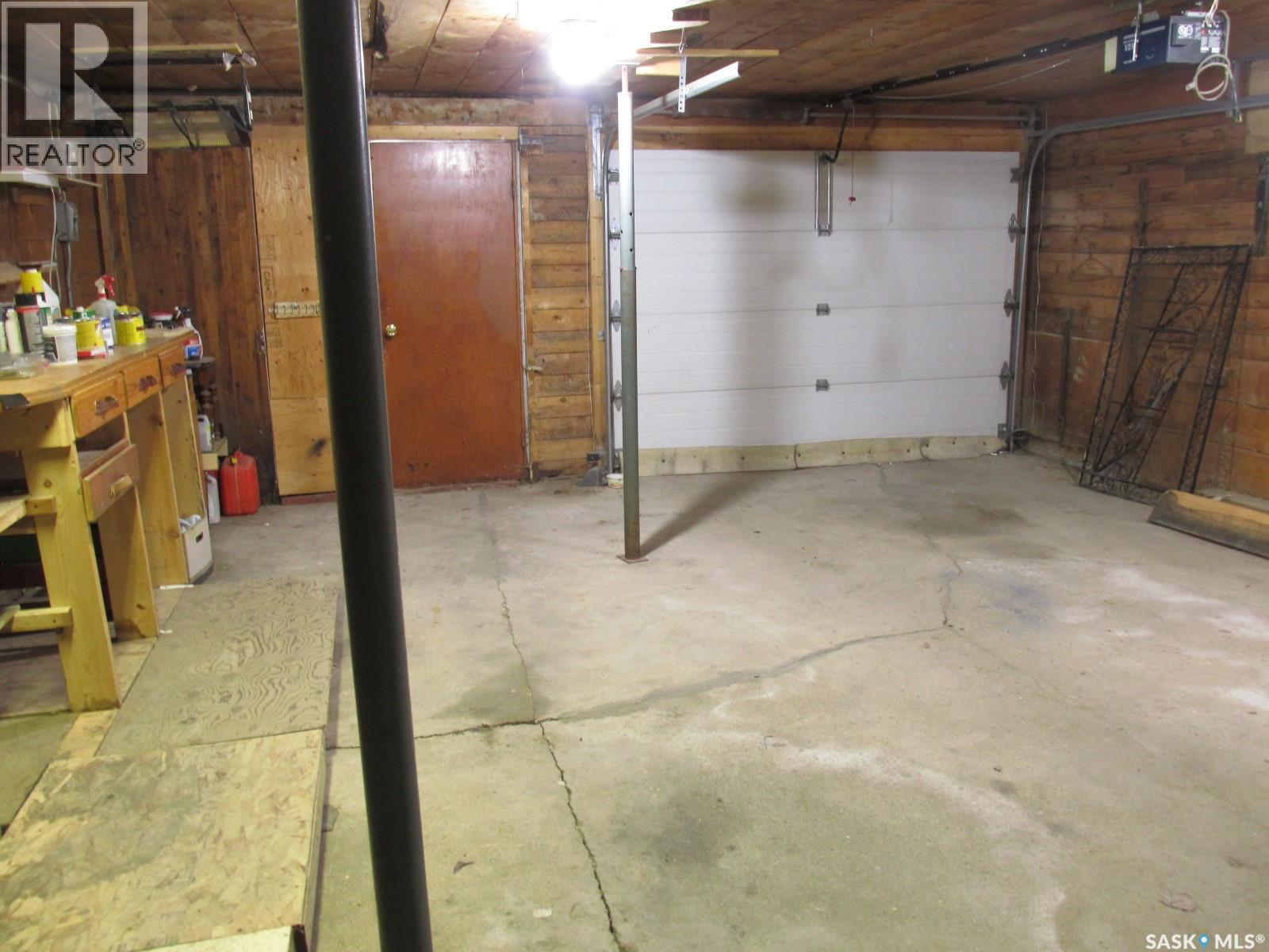 2911 Albert Street Property Photo 37