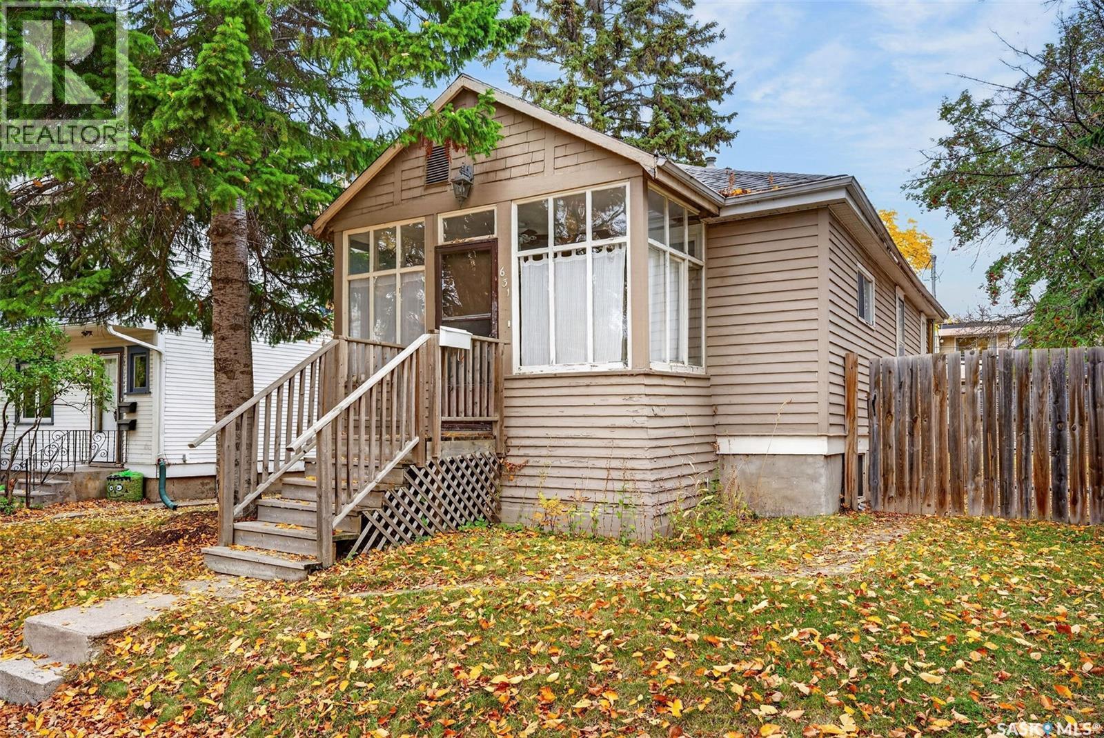 631 7th STREET E Property Photo 1