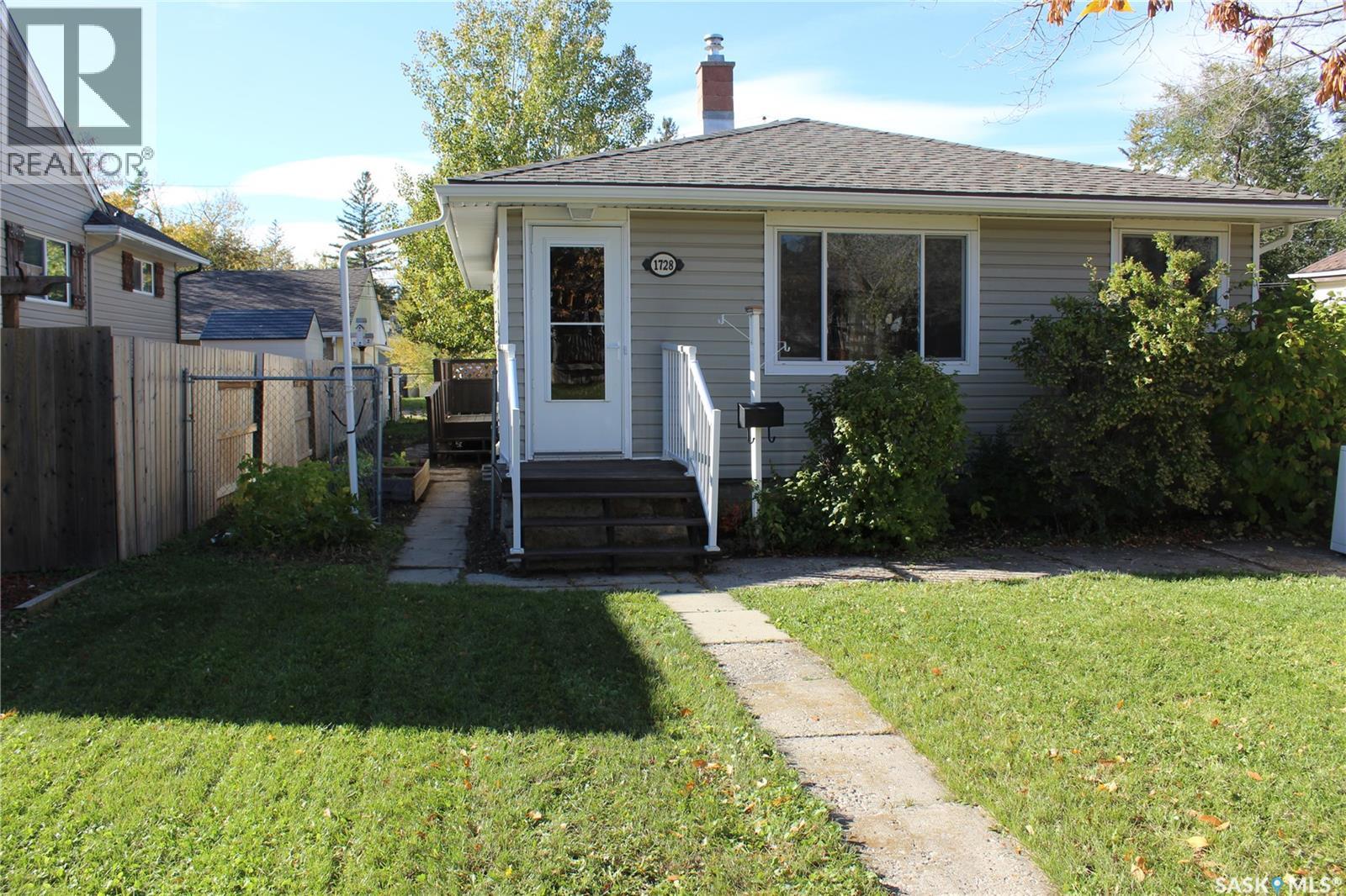1728 CONNAUGHT STREET Property Photo 1