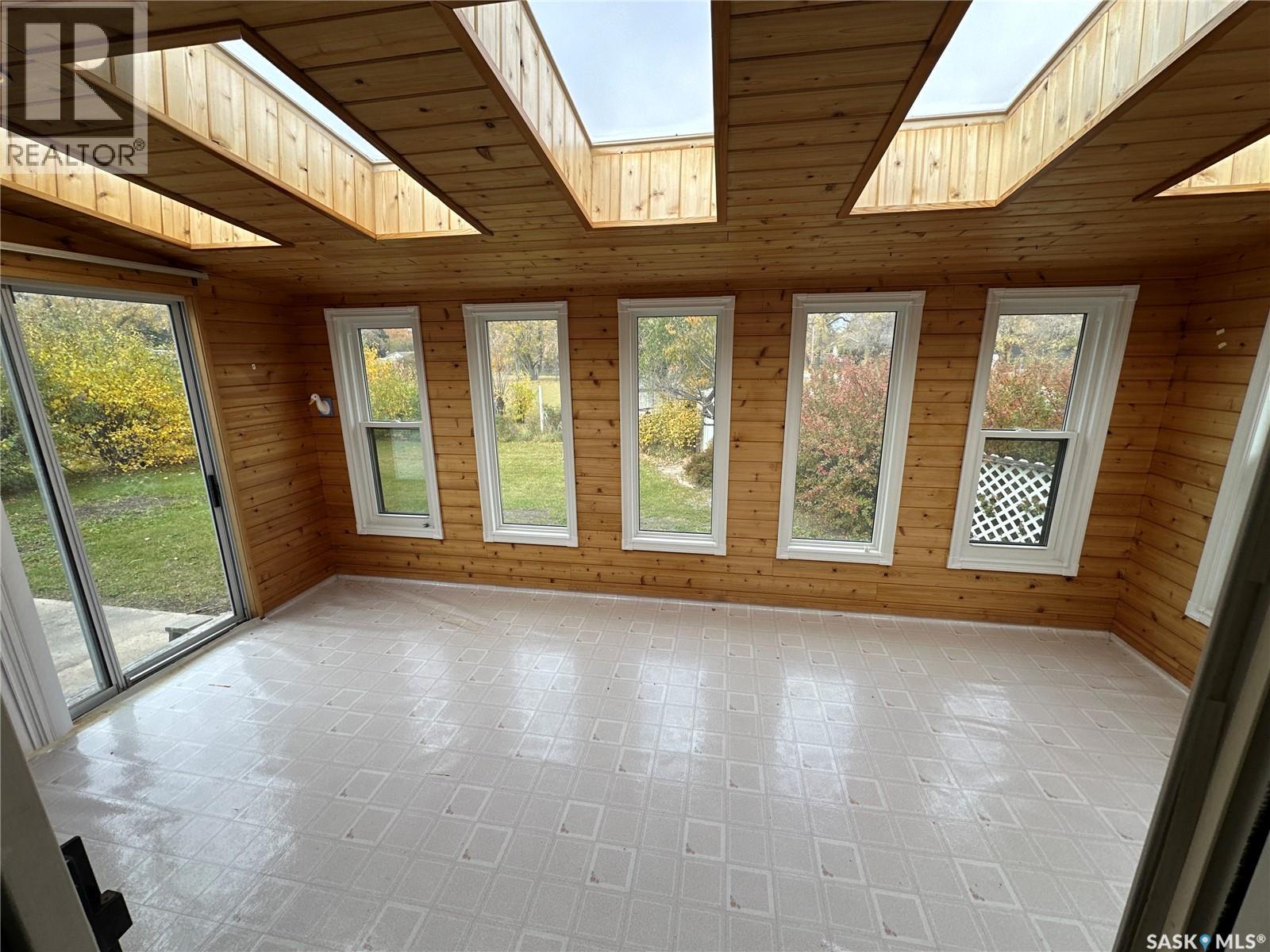 110 Railway Avenue Property Photo 8