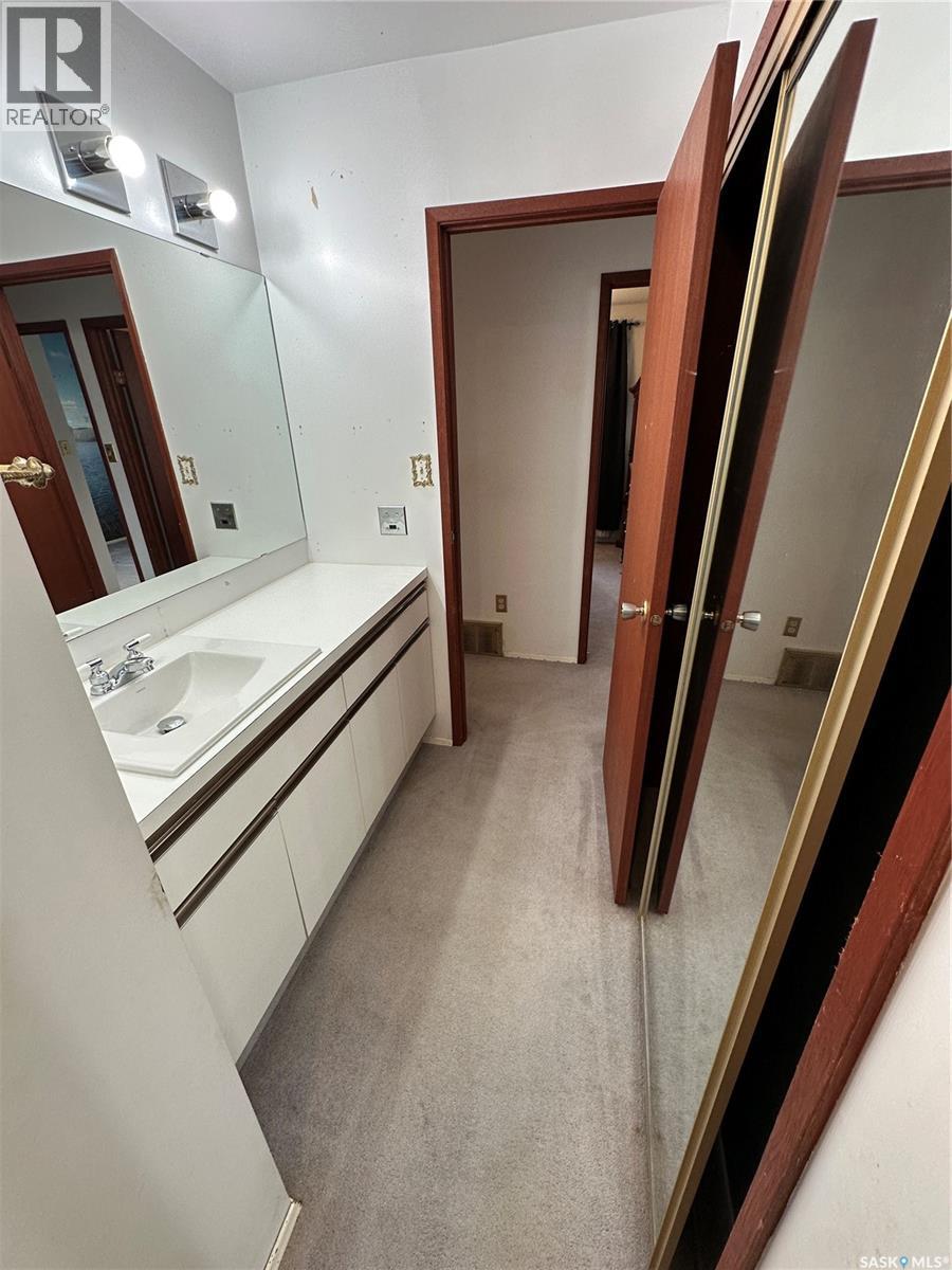 110 Railway Avenue Property Photo 16