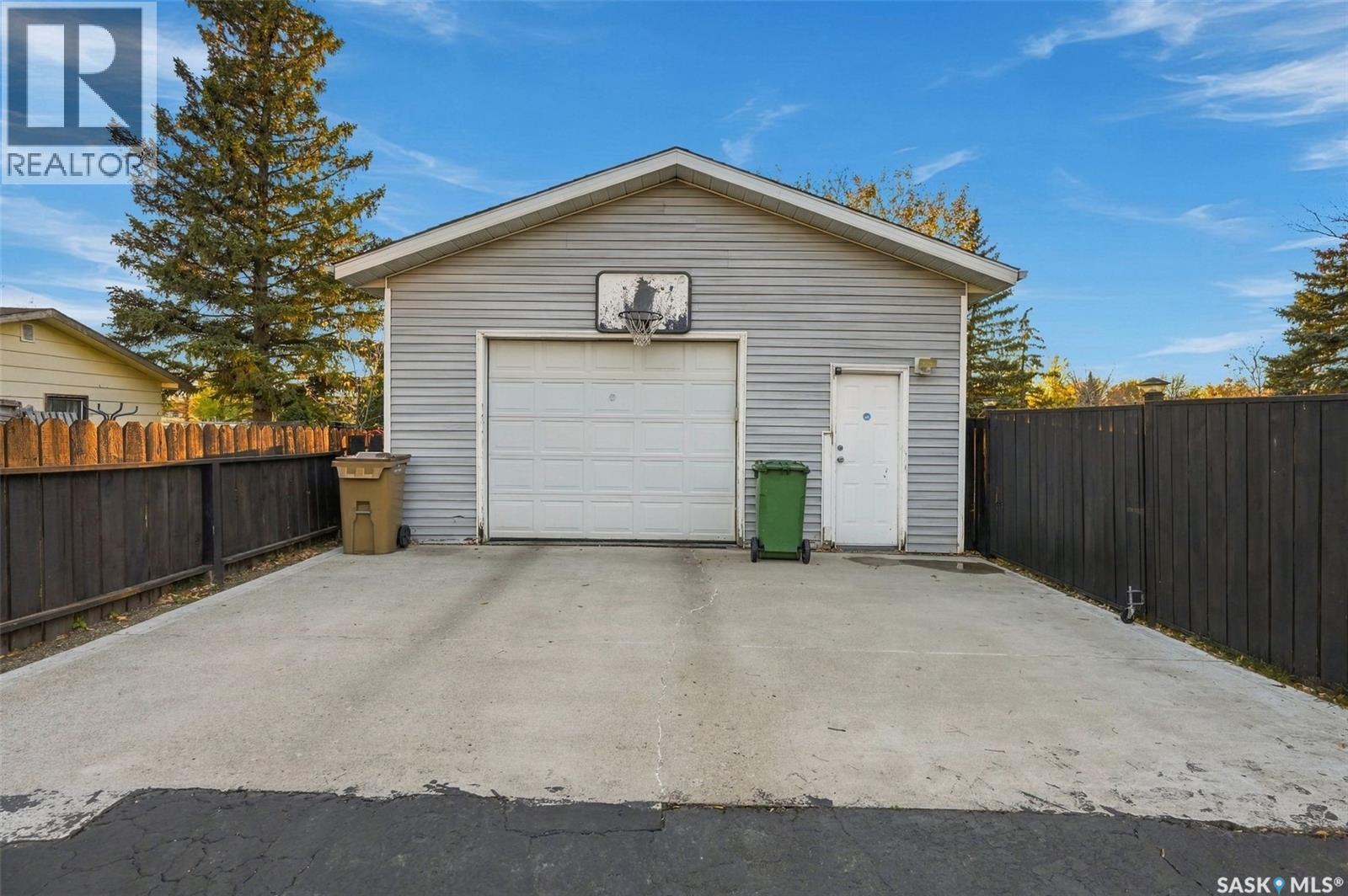 98 Magee Crescent Property Photo 36