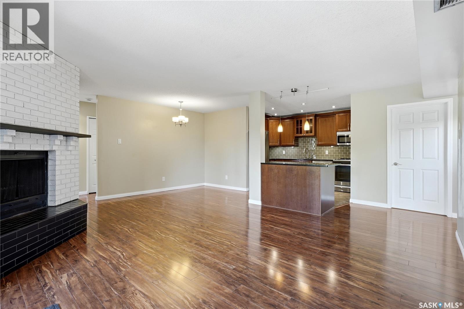 304 1002 Gryphons Walk Property Photo 11