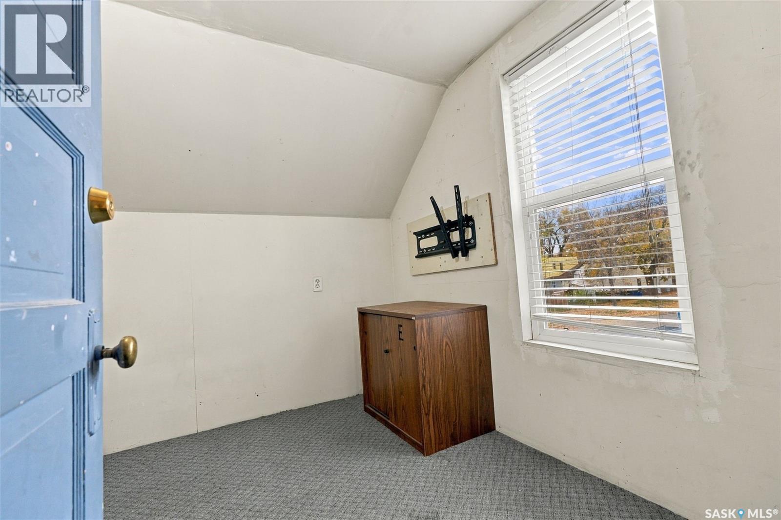 741 H Avenue S Property Photo 22