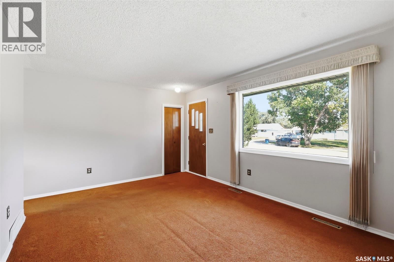 370 Taylor Avenue Property Photo 5