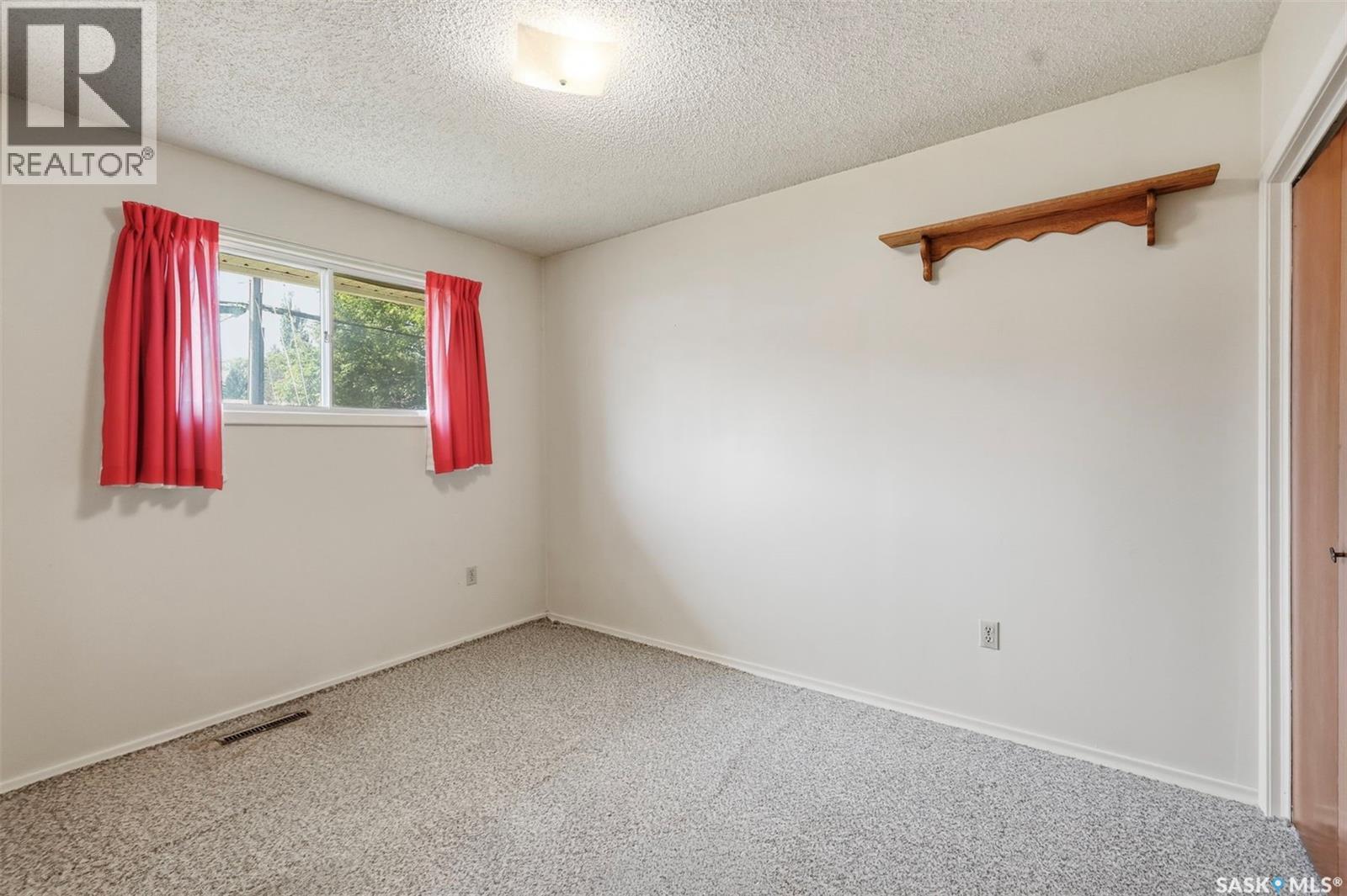 370 Taylor Avenue Property Photo 11