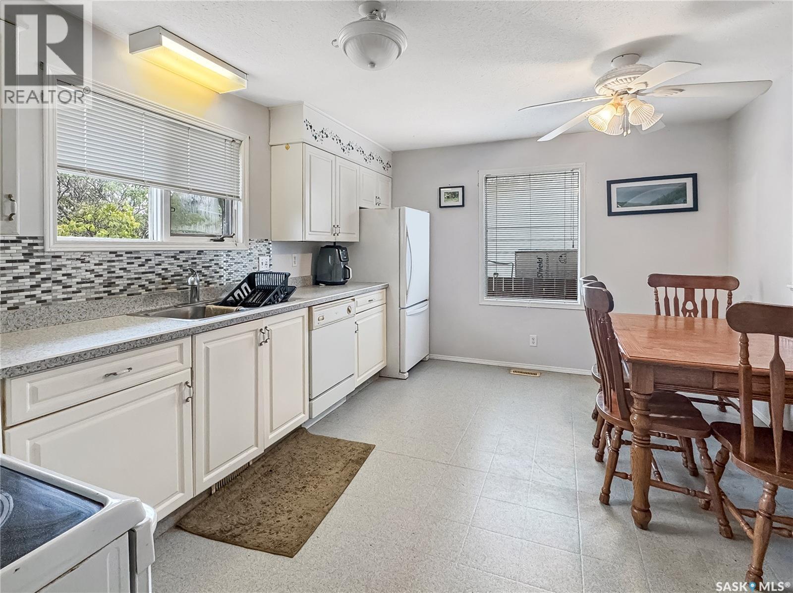 117 Hudek Avenue W Property Photo 2