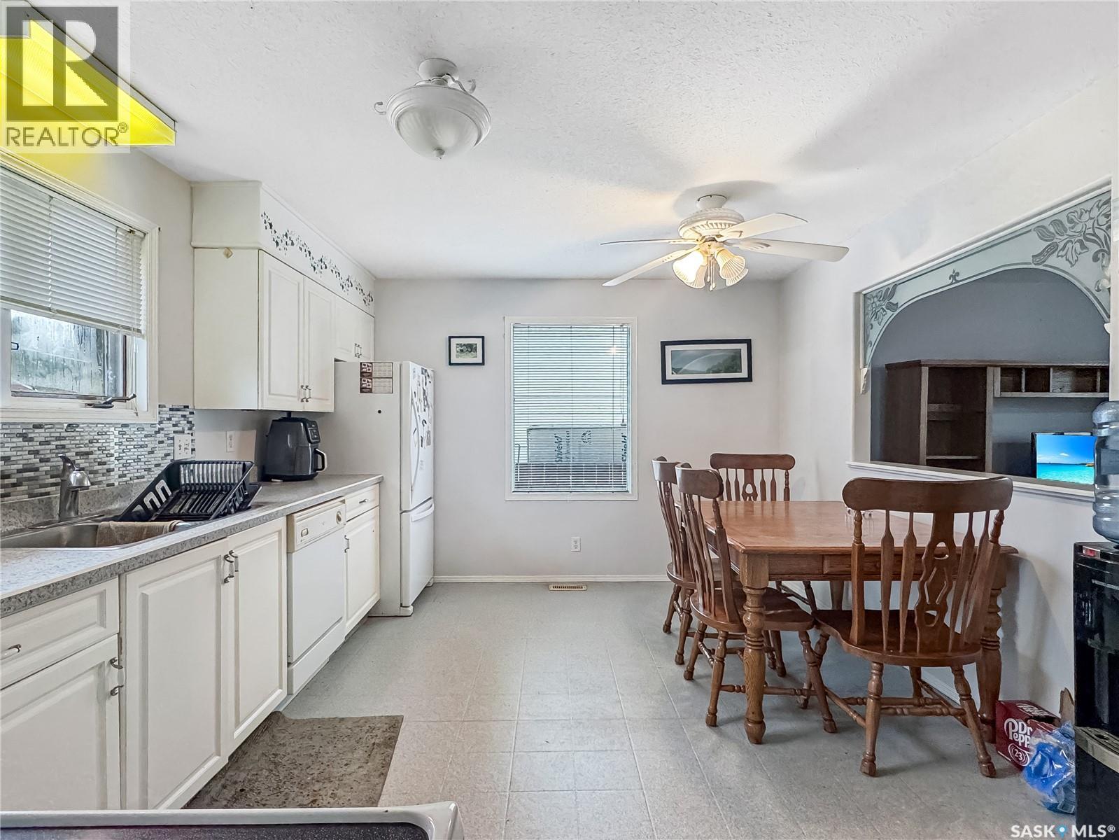 117 Hudek Avenue W Property Photo 4