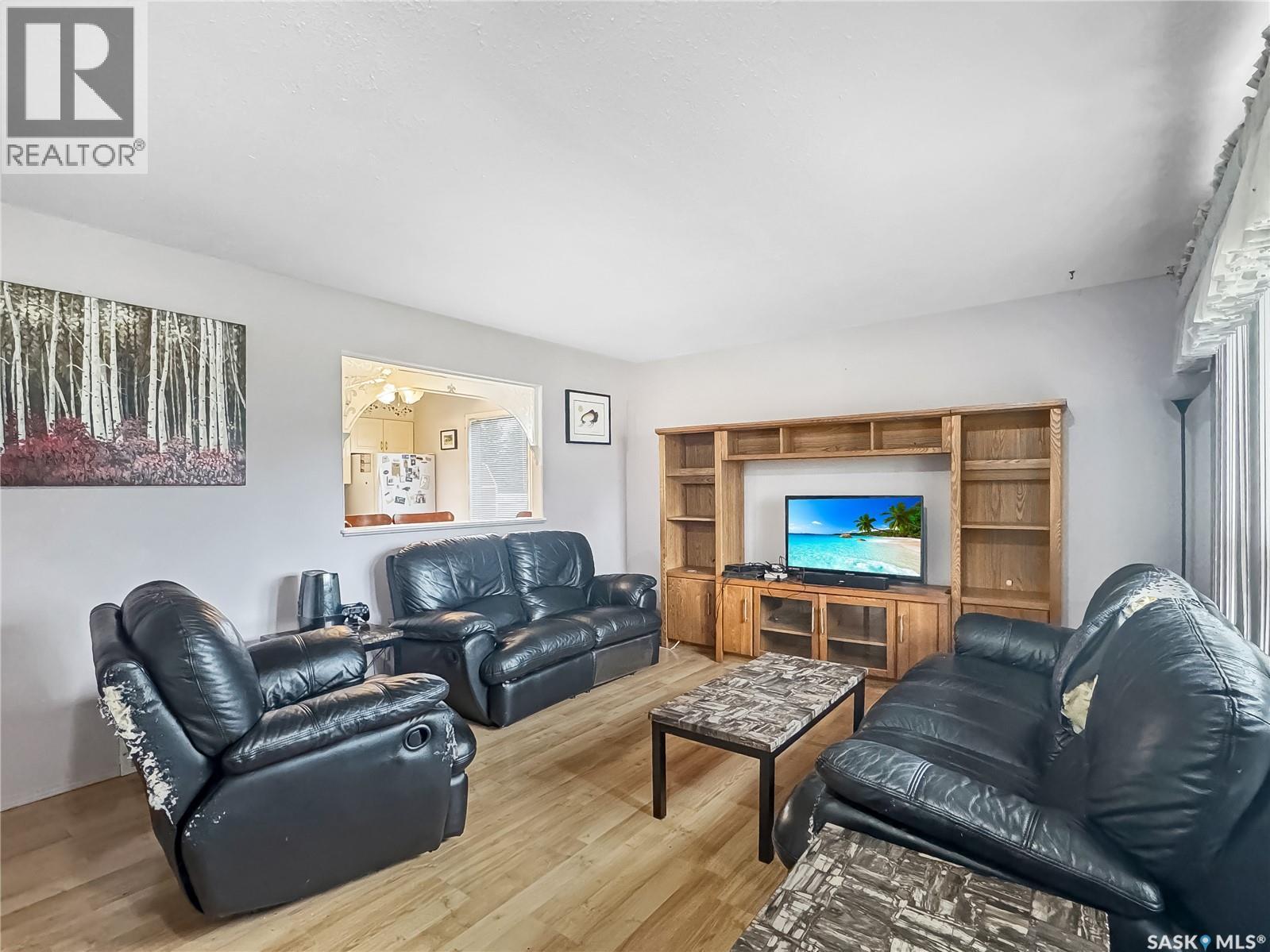 117 Hudek Avenue W Property Photo 5