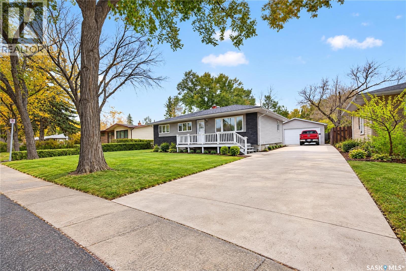 21 Dunning Crescent Property Photo 2