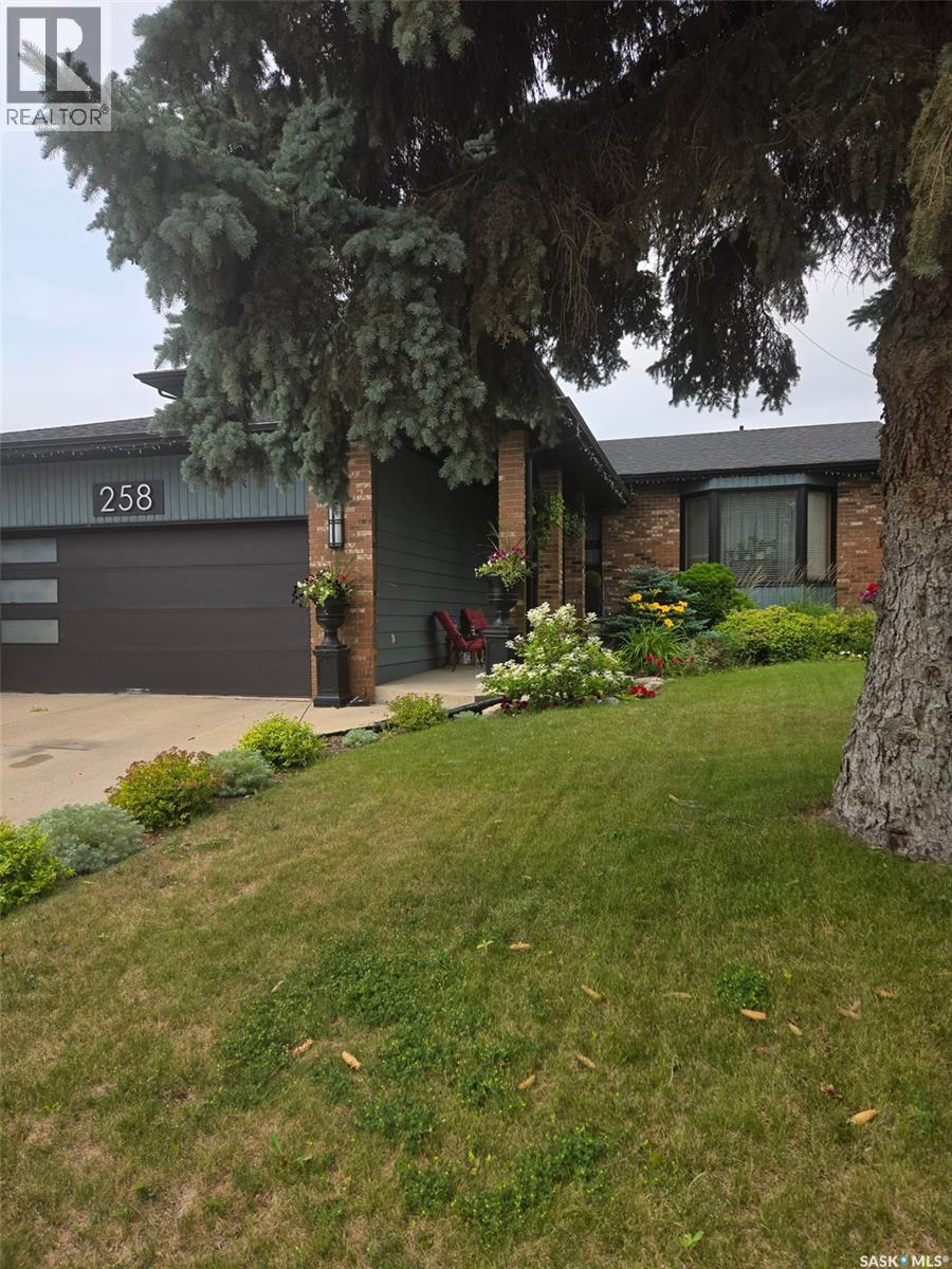 258 Ae Adams Crescent Property Photo 55