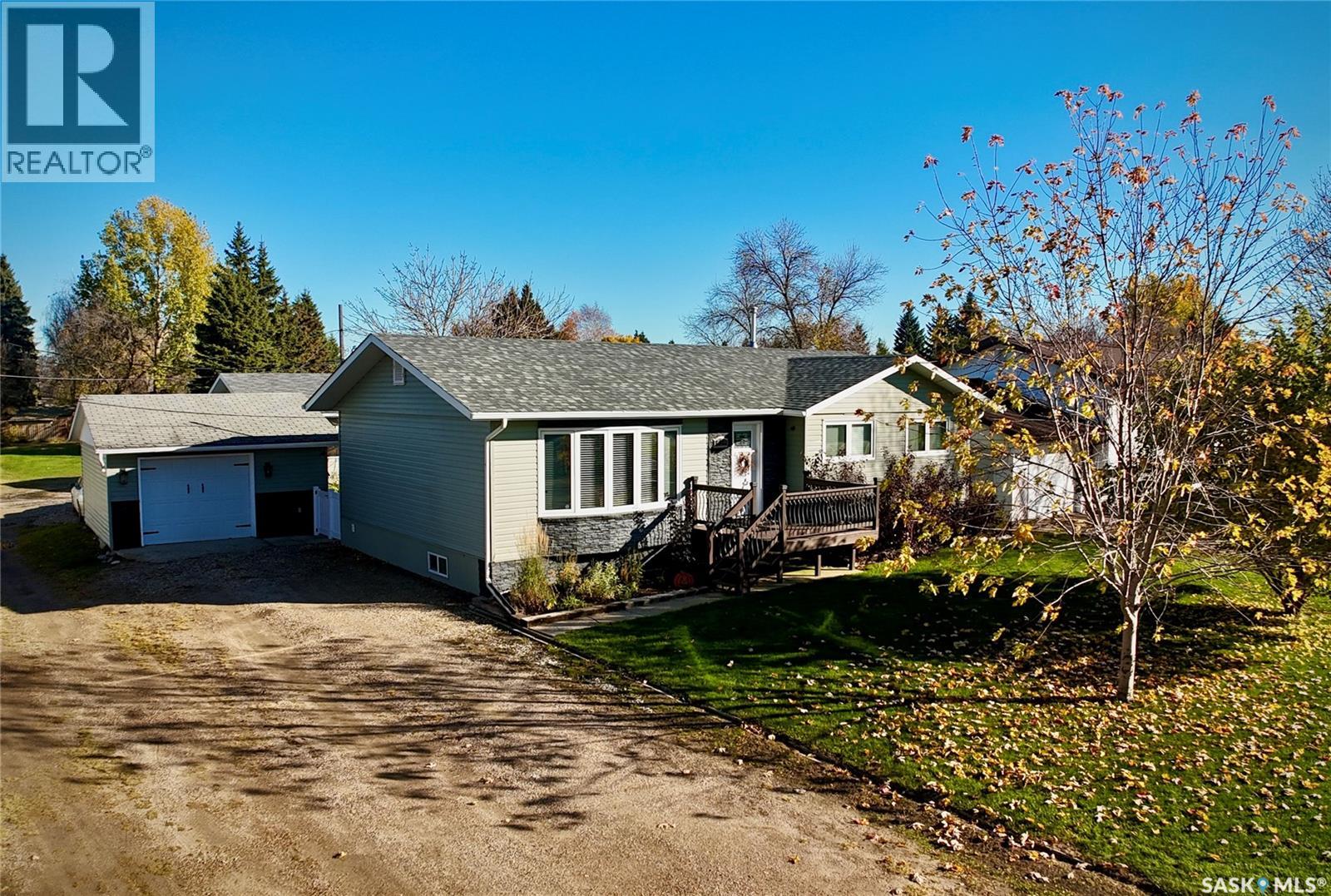 528 Westview Crescent Property Photo 1