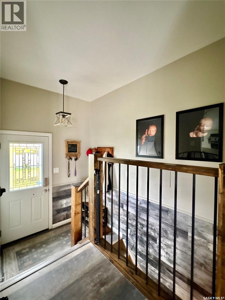 528 Westview Crescent Property Photo 2