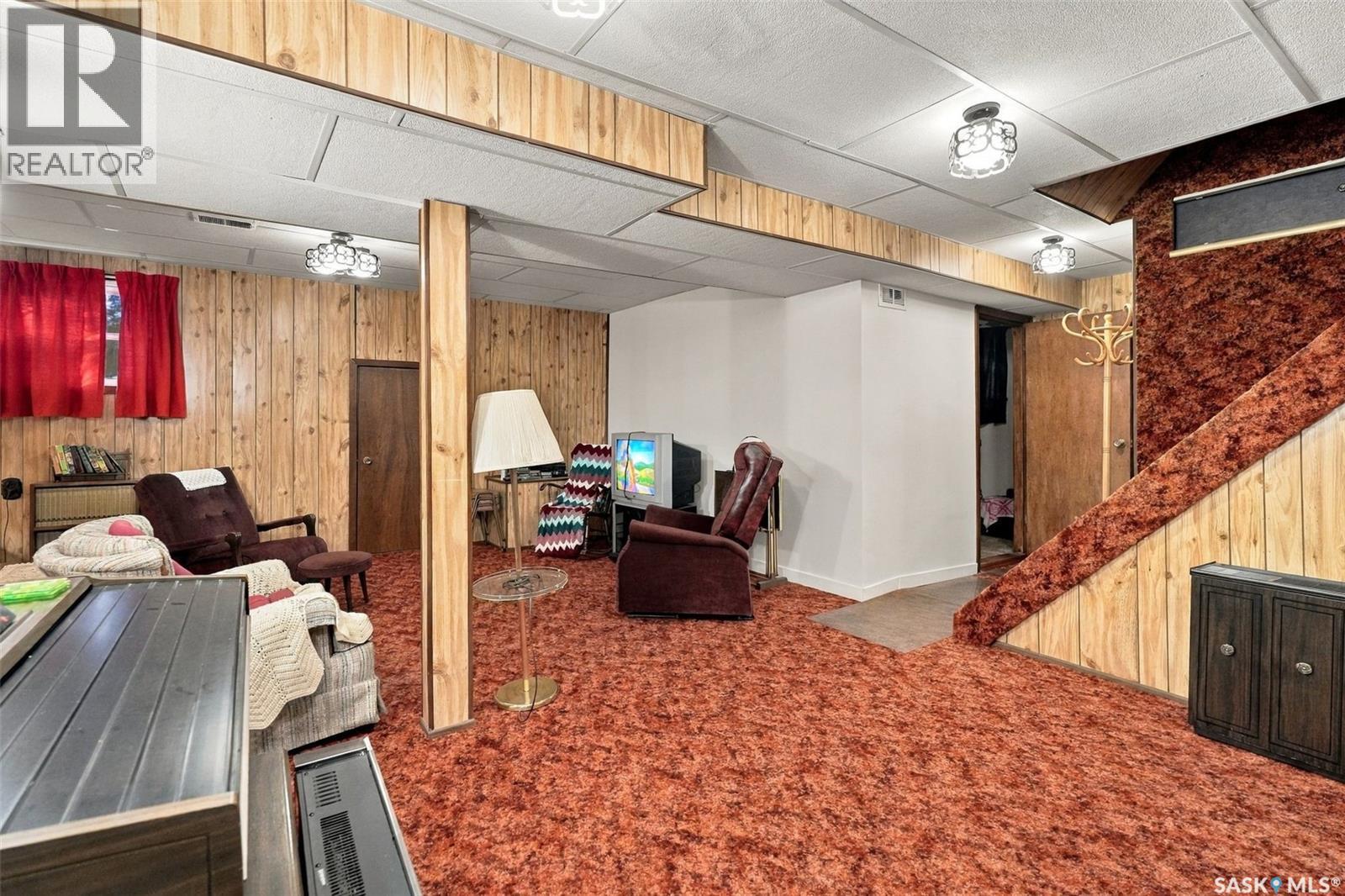 3030 Elphinstone Street Property Photo 16